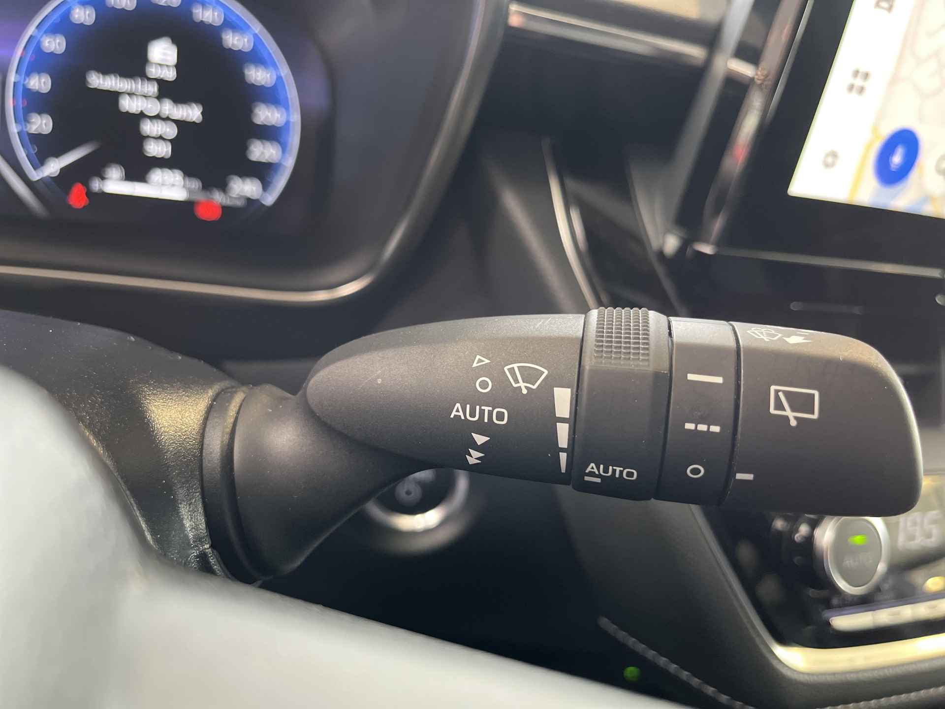 Toyota Corolla Touring Sports 1.8 Hybrid First Edition | All-in prijs | Apple/Android | Parkeersensoren | Navigatie | Elektrische achterklep | - 22/36