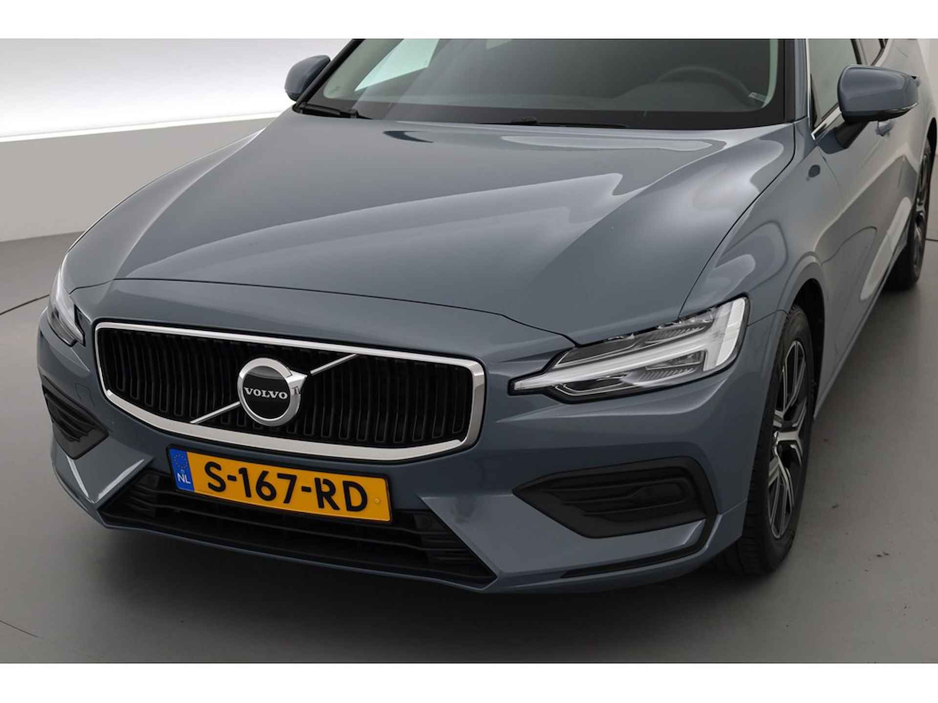 Volvo V60 2.0 163PK B3 Core, Stoel+ stuuverwarming, ACC, Camera - 2/31