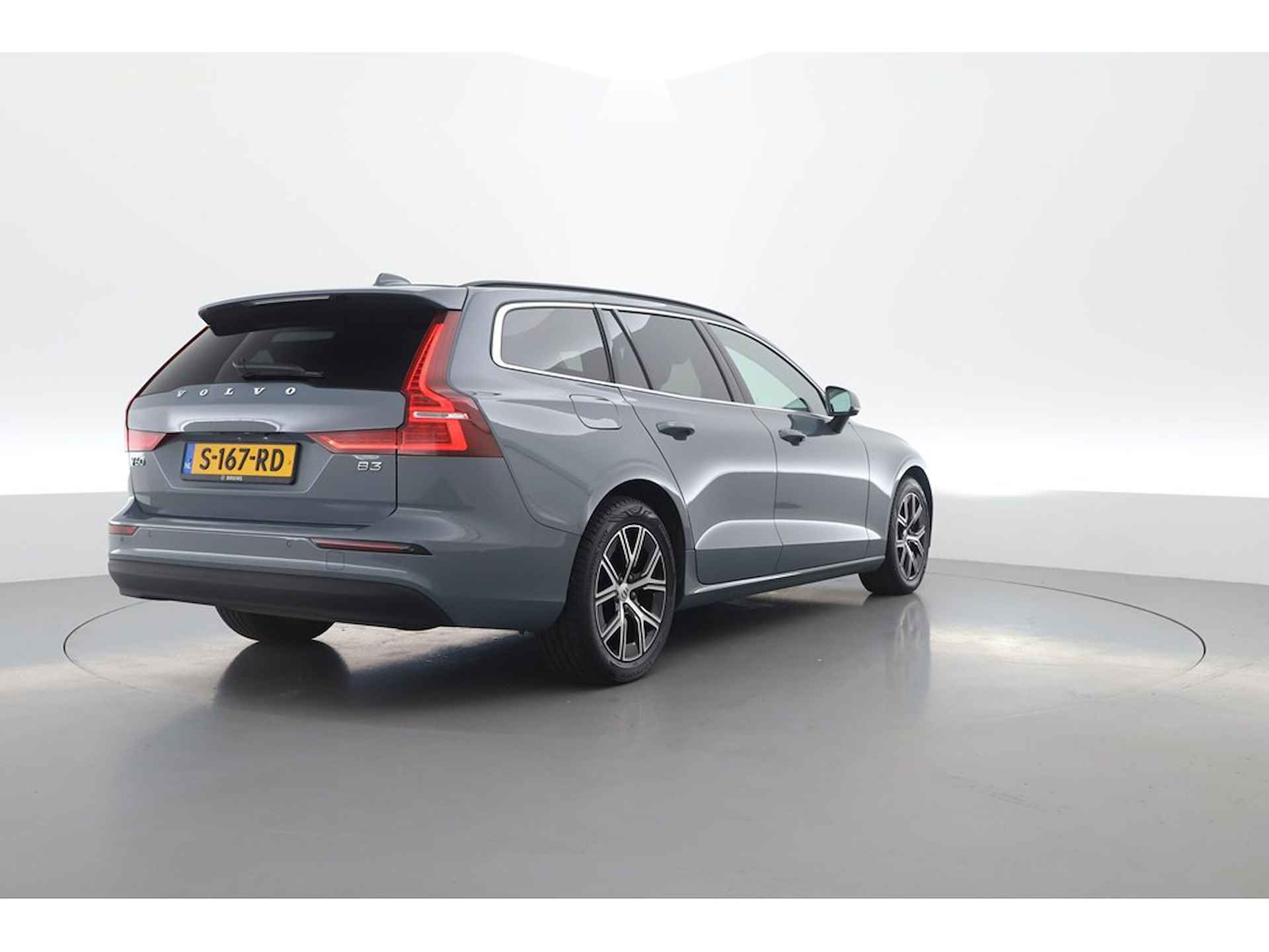 Volvo V60 2.0 163PK B3 Core, Stoel+ stuuverwarming, ACC, Camera - 4/31