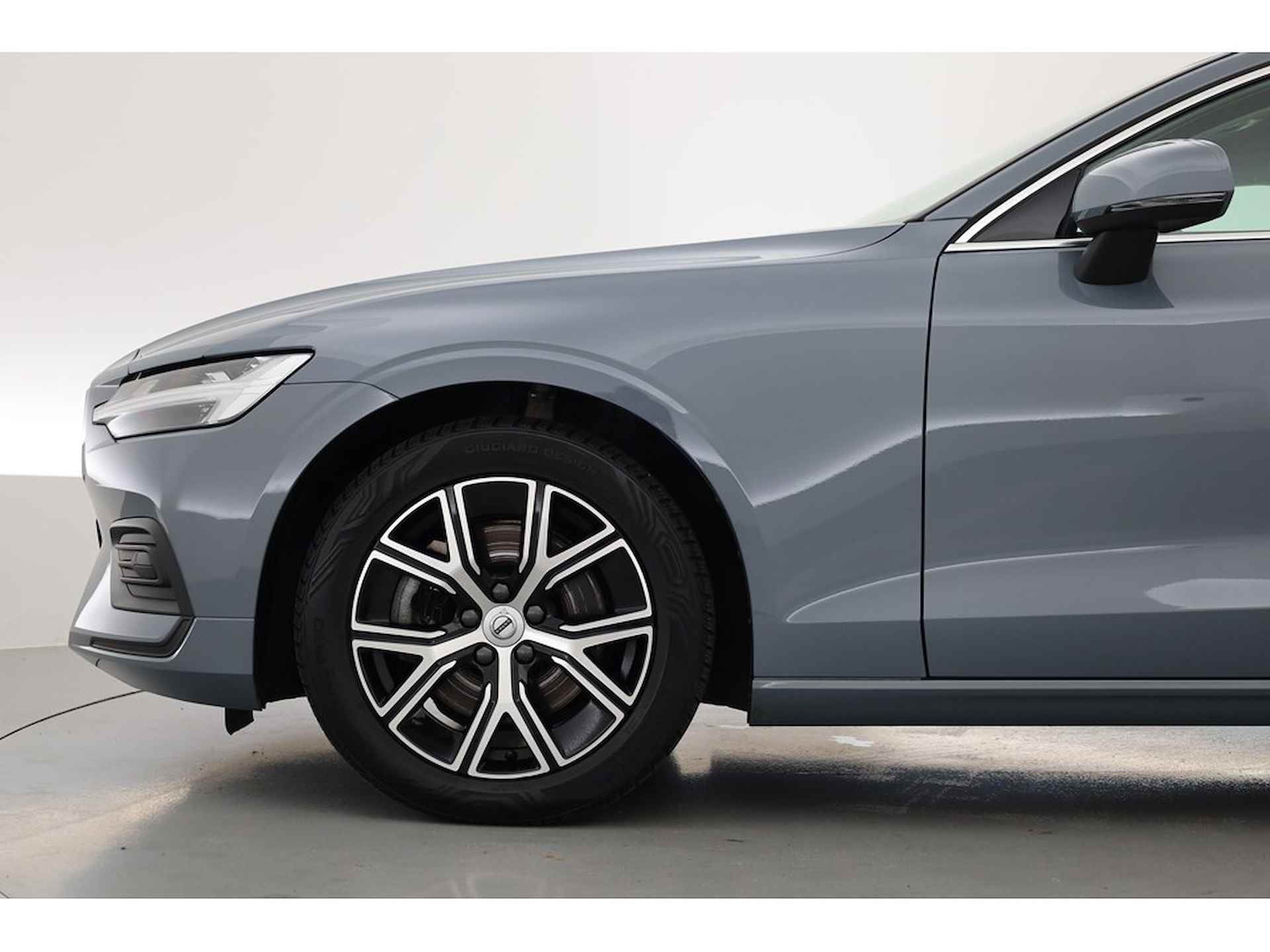 Volvo V60 2.0 163PK B3 Core, Stoel+ stuuverwarming, ACC, Camera - 5/31