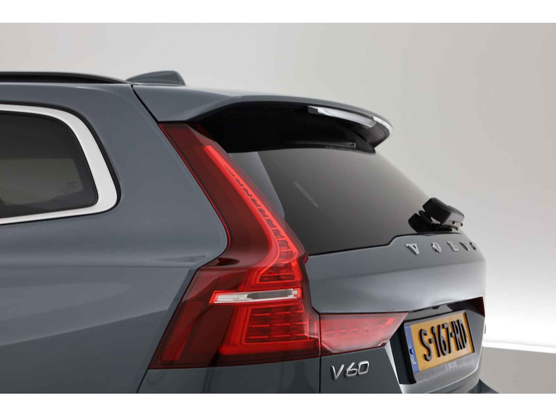 Volvo V60 2.0 163PK B3 Core, Stoel+ stuuverwarming, ACC, Camera - 6/31