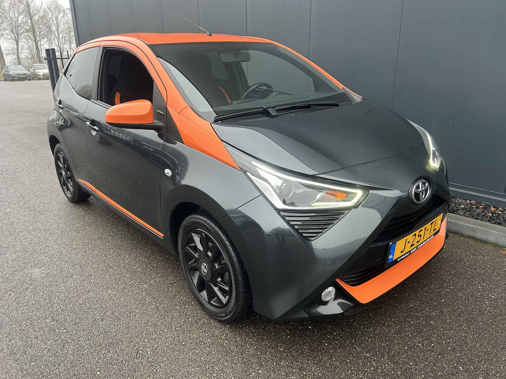 Toyota Aygo 1.0 VVT-i JBL - 7/26