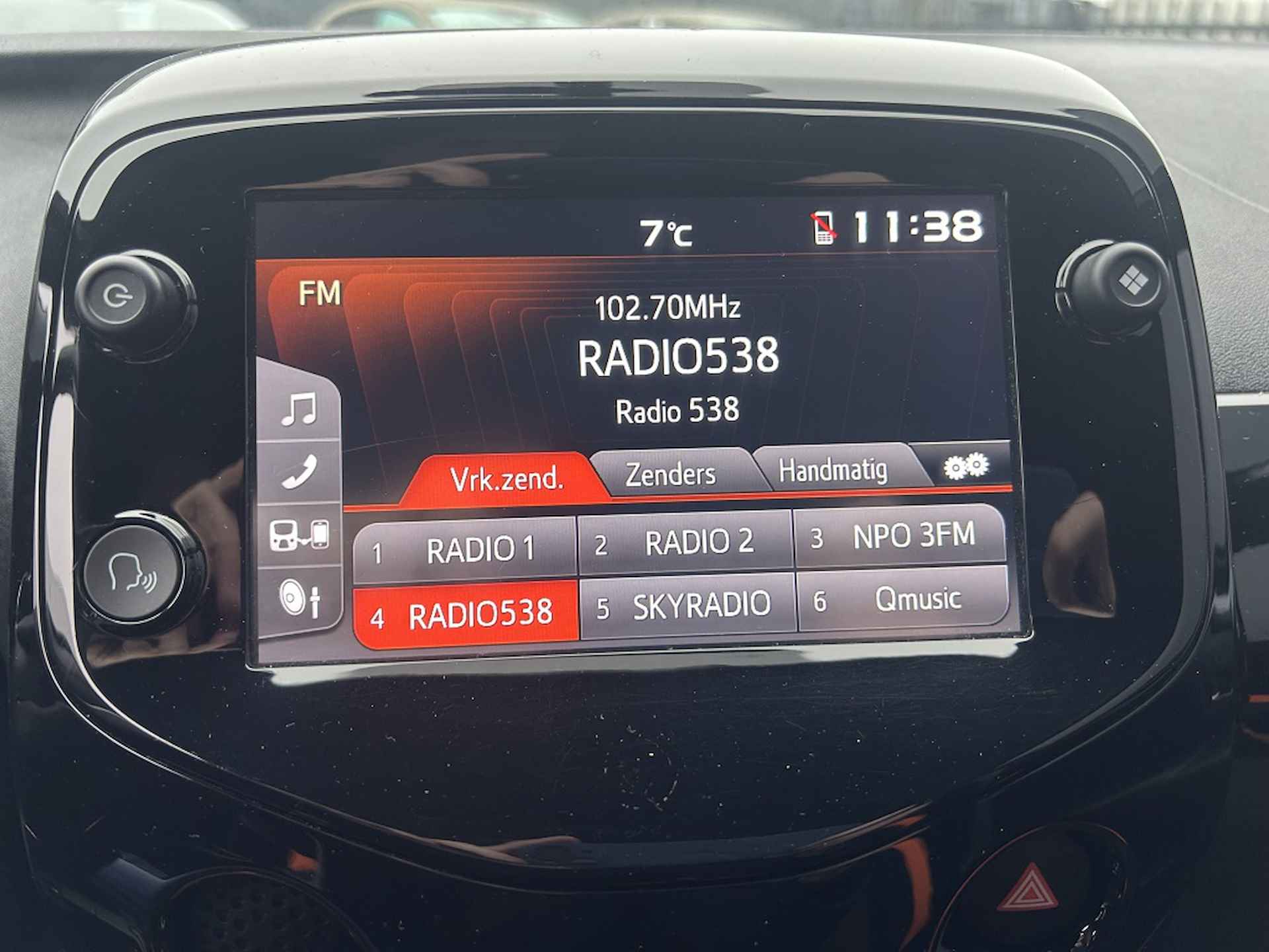 Toyota Aygo 1.0 VVT-i JBL - 23/26