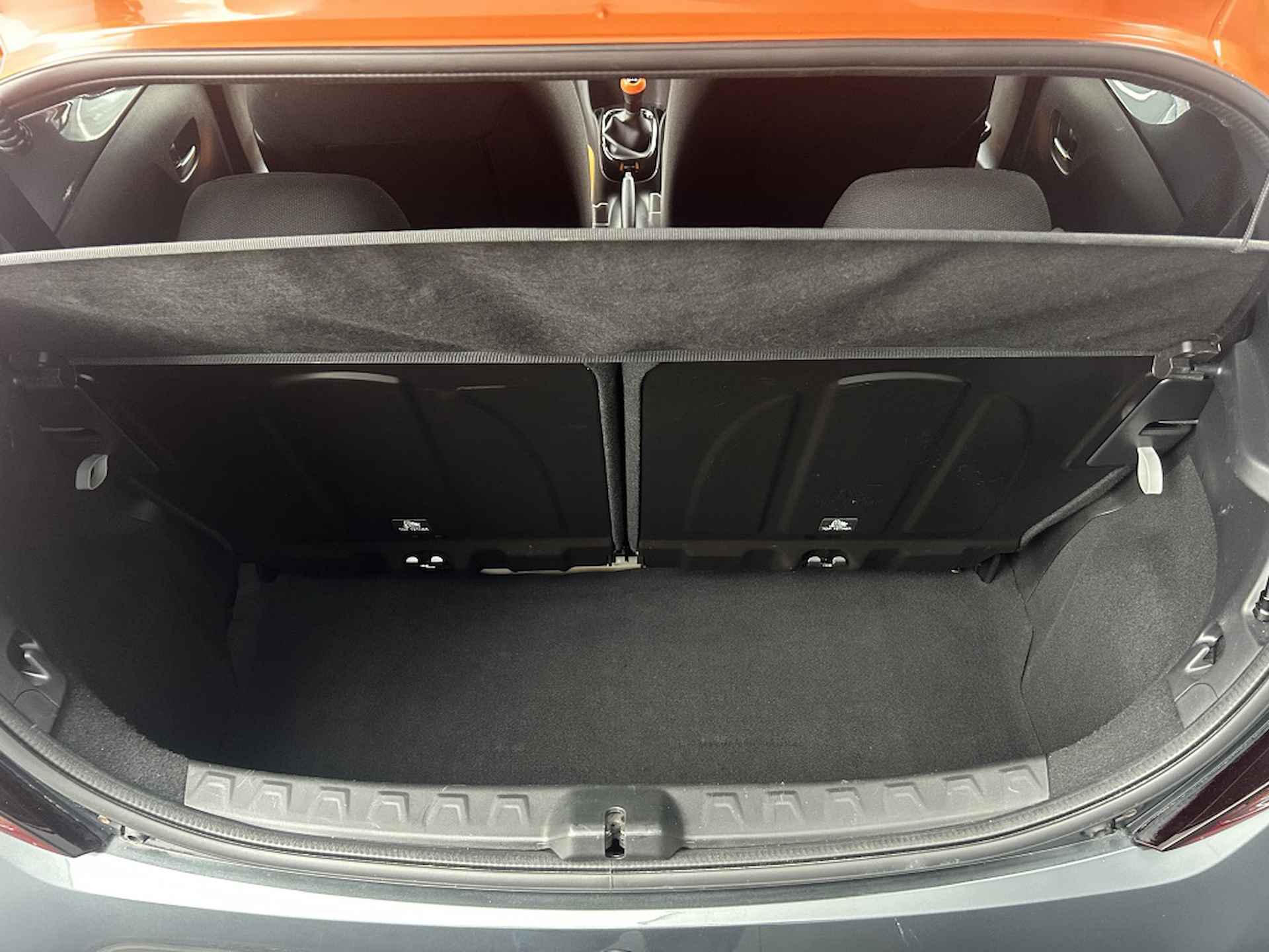 Toyota Aygo 1.0 VVT-i JBL - 25/26