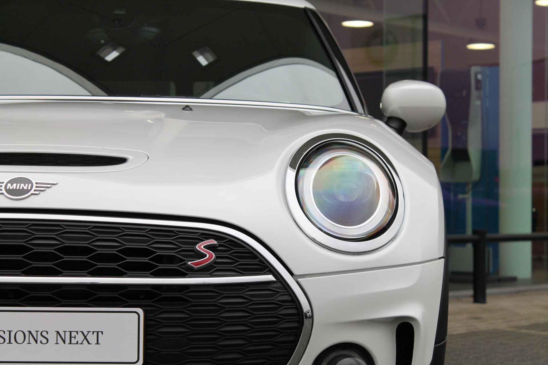 MINI Clubman Cooper S Classic Automaat / Premium Pakket / Achteruitrijcamera / LED / Comfort Access / Comfortstoelen / Stoelverwarming - 8/43