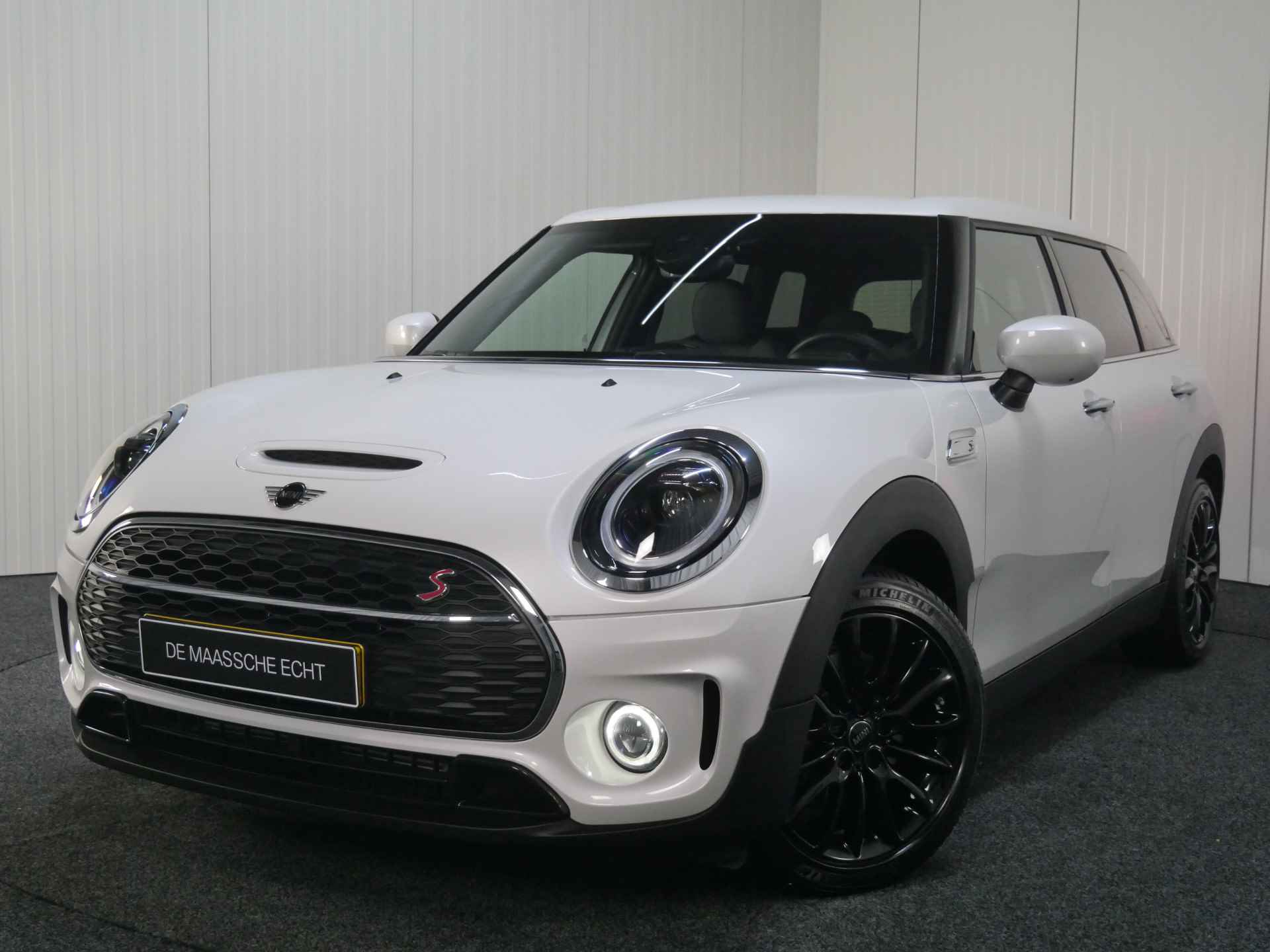 MINI Clubman Cooper S Classic Automaat / Premium Pakket / Achteruitrijcamera / LED / Comfort Access / Comfortstoelen / Stoelverwarming - 11/43