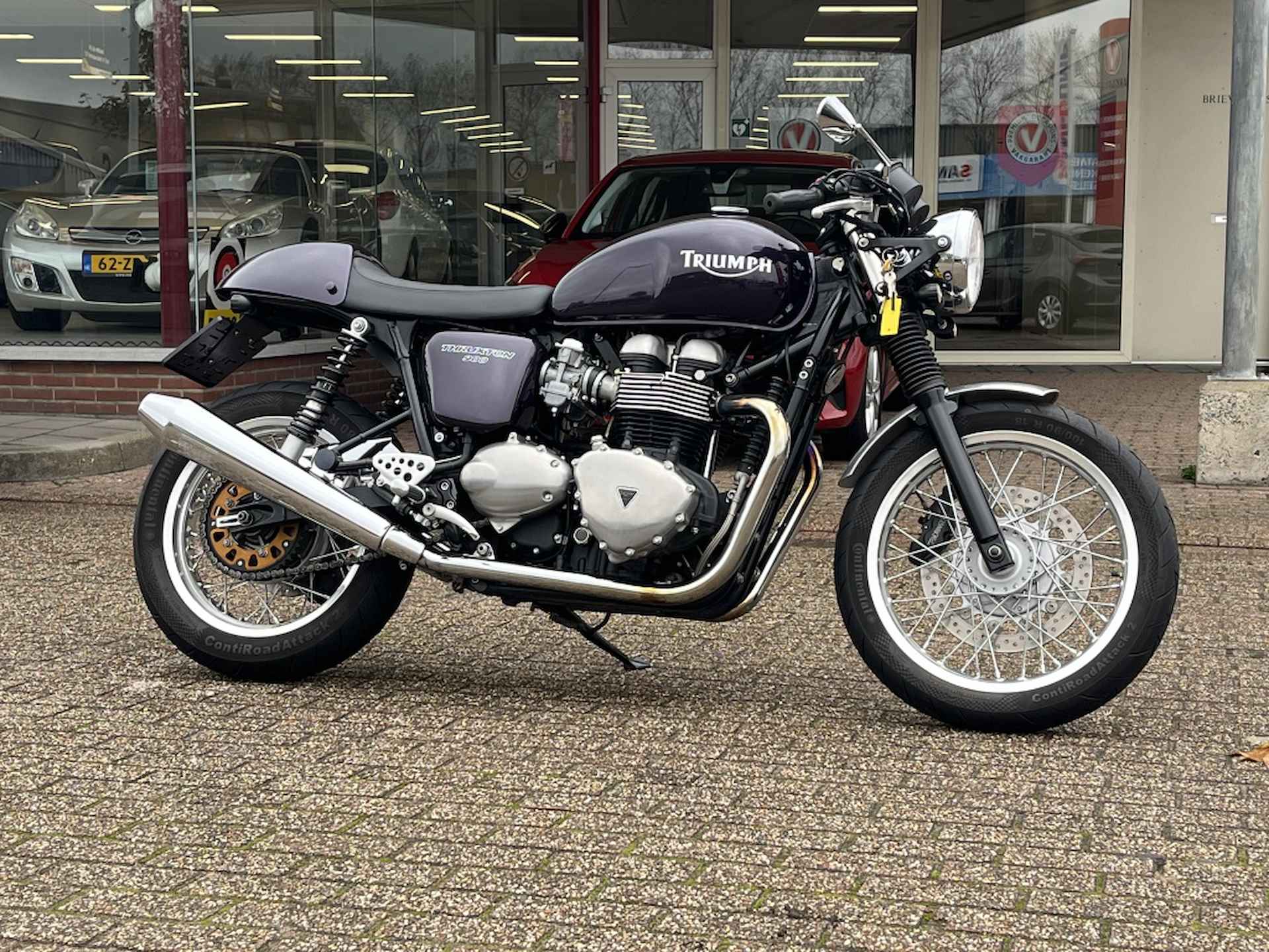 Triumph Chopper Thruxton 900 - 2/22