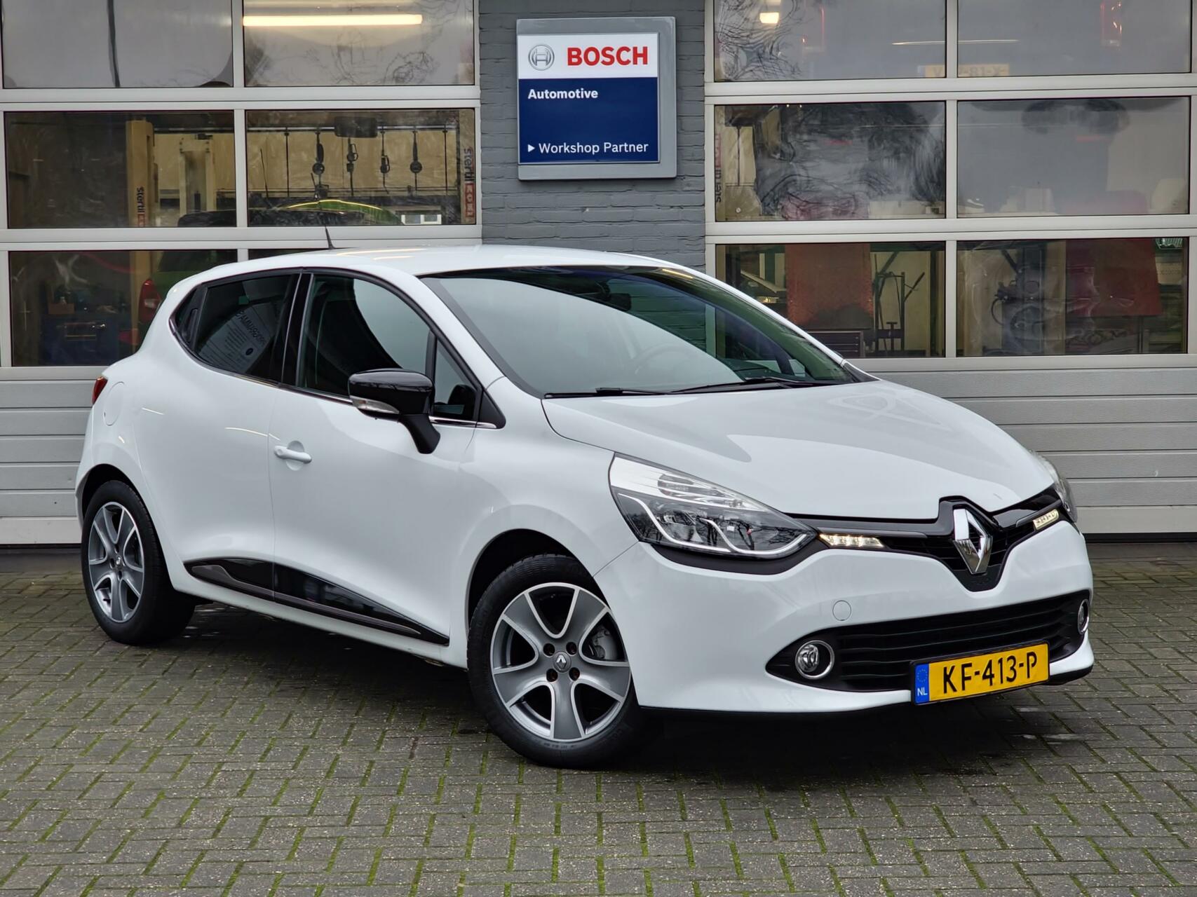 Renault Clio 0.9 TCe Eco2 Limited|R-link|lm-velgen|Getintglas|95.450KM|2016| bij viaBOVAG.nl