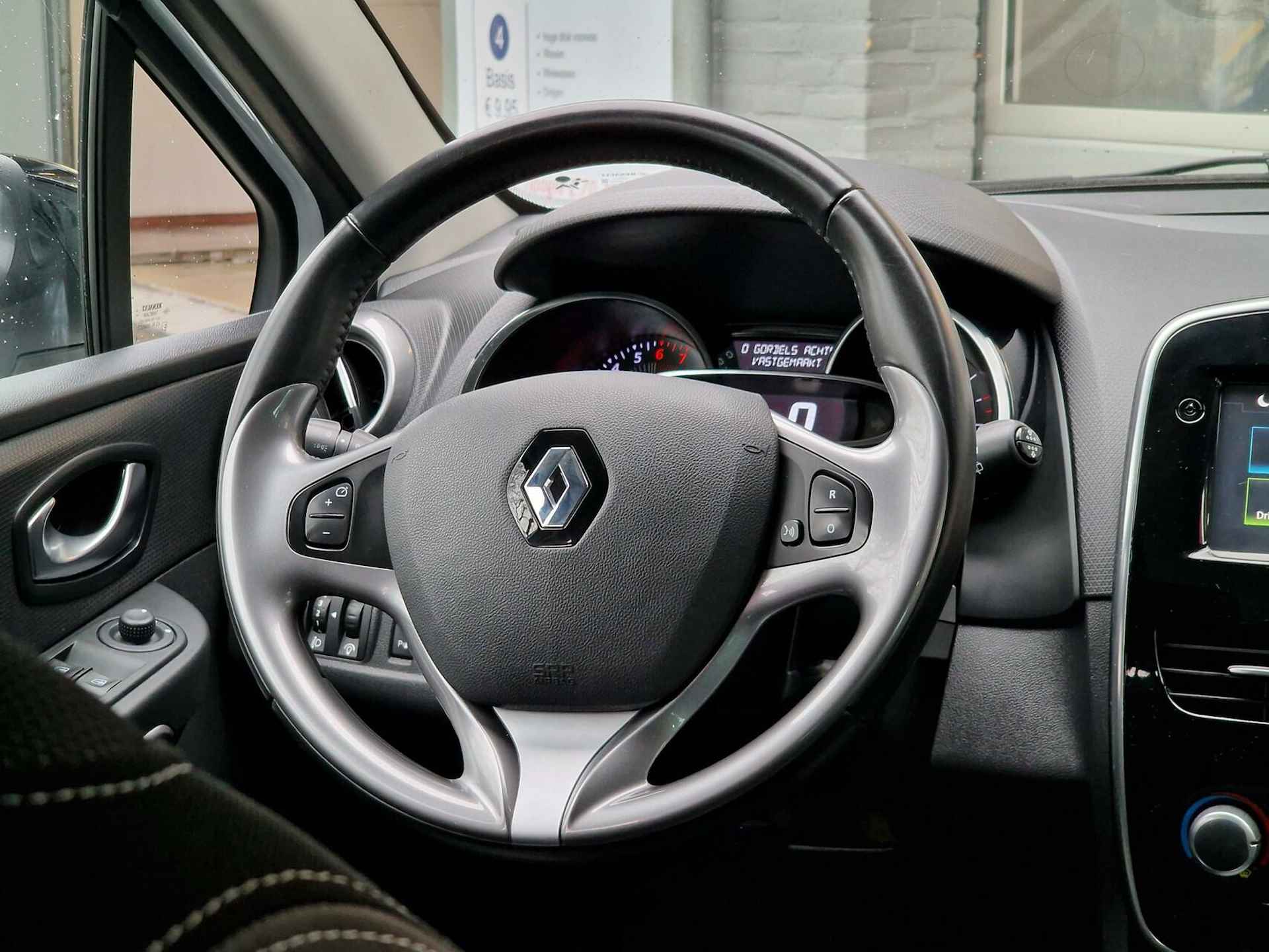 Renault Clio 0.9 TCe Eco2 Limited|R-link|lm-velgen|Getintglas|95.450KM|2016| - 10/14
