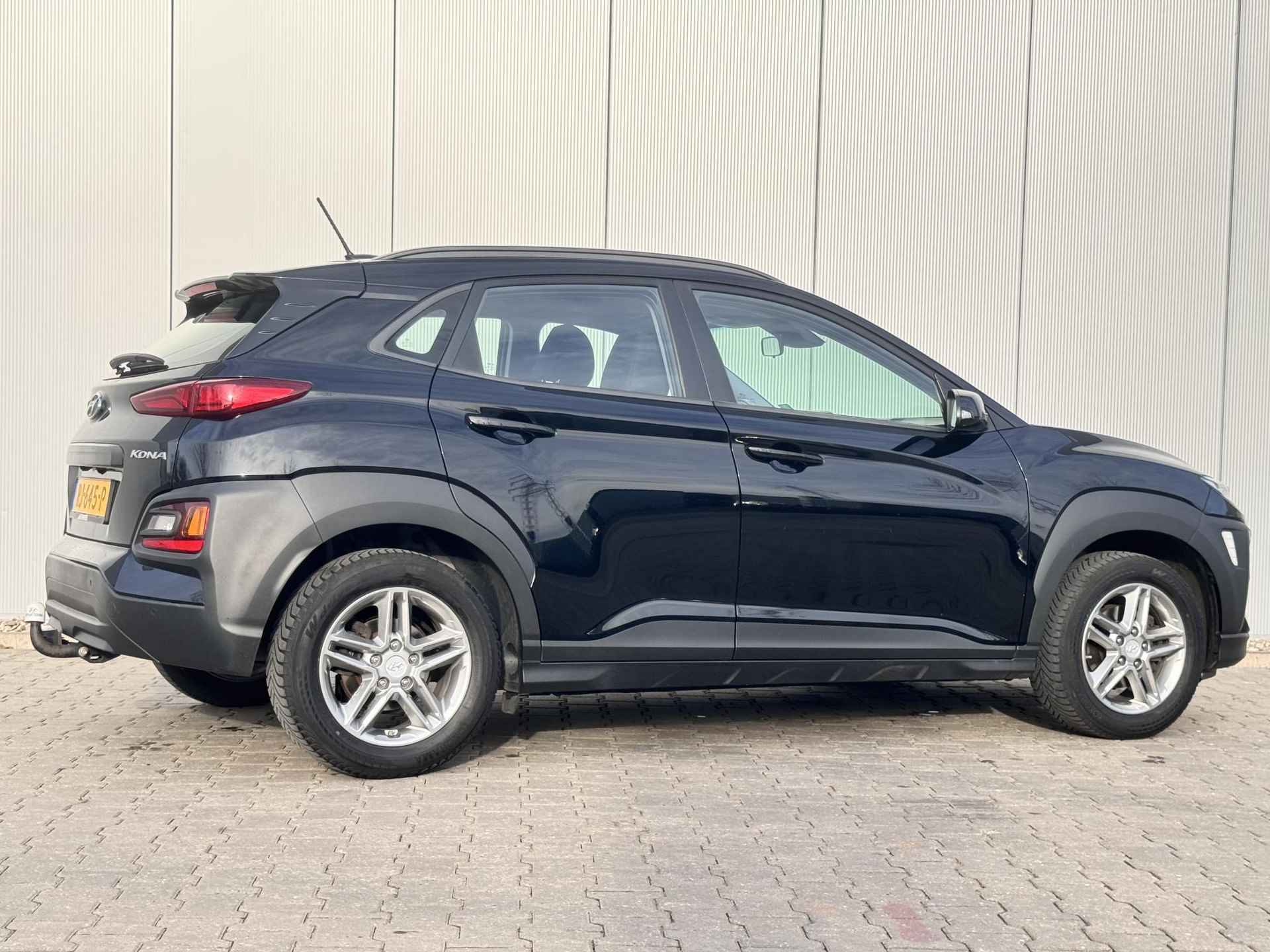 Hyundai Kona 1.0T Comfort / Achteruitrijcamera / Airco /  Cruise controle / Apple Carplay/Android Auto / Winterbanden op lichtmetalen 16'' velg / - 3/32