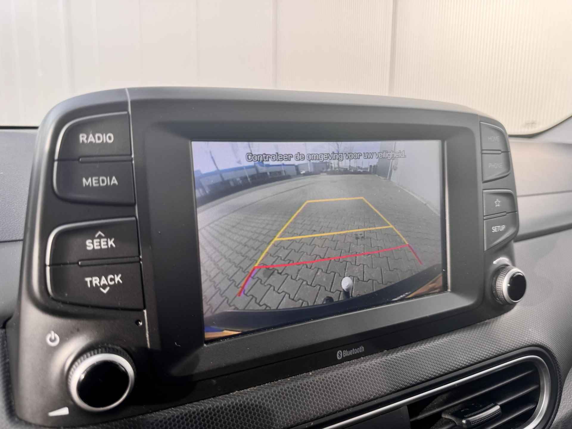 Hyundai Kona 1.0T Comfort / Achteruitrijcamera / Airco /  Cruise controle / Apple Carplay/Android Auto / Winterbanden op lichtmetalen 16'' velg / - 14/32