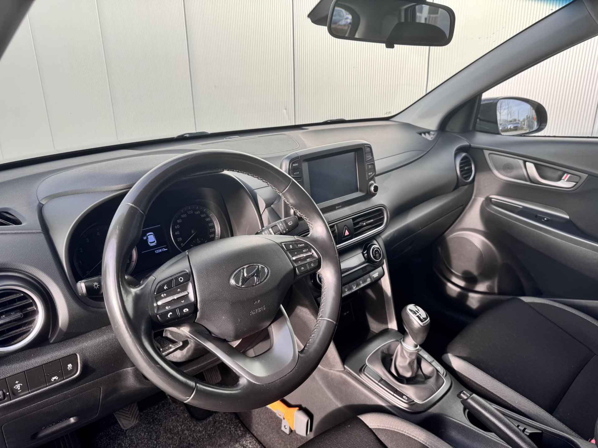 Hyundai Kona 1.0T Comfort / Achteruitrijcamera / Airco /  Cruise controle / Apple Carplay/Android Auto / Winterbanden op lichtmetalen 16'' velg / - 20/32