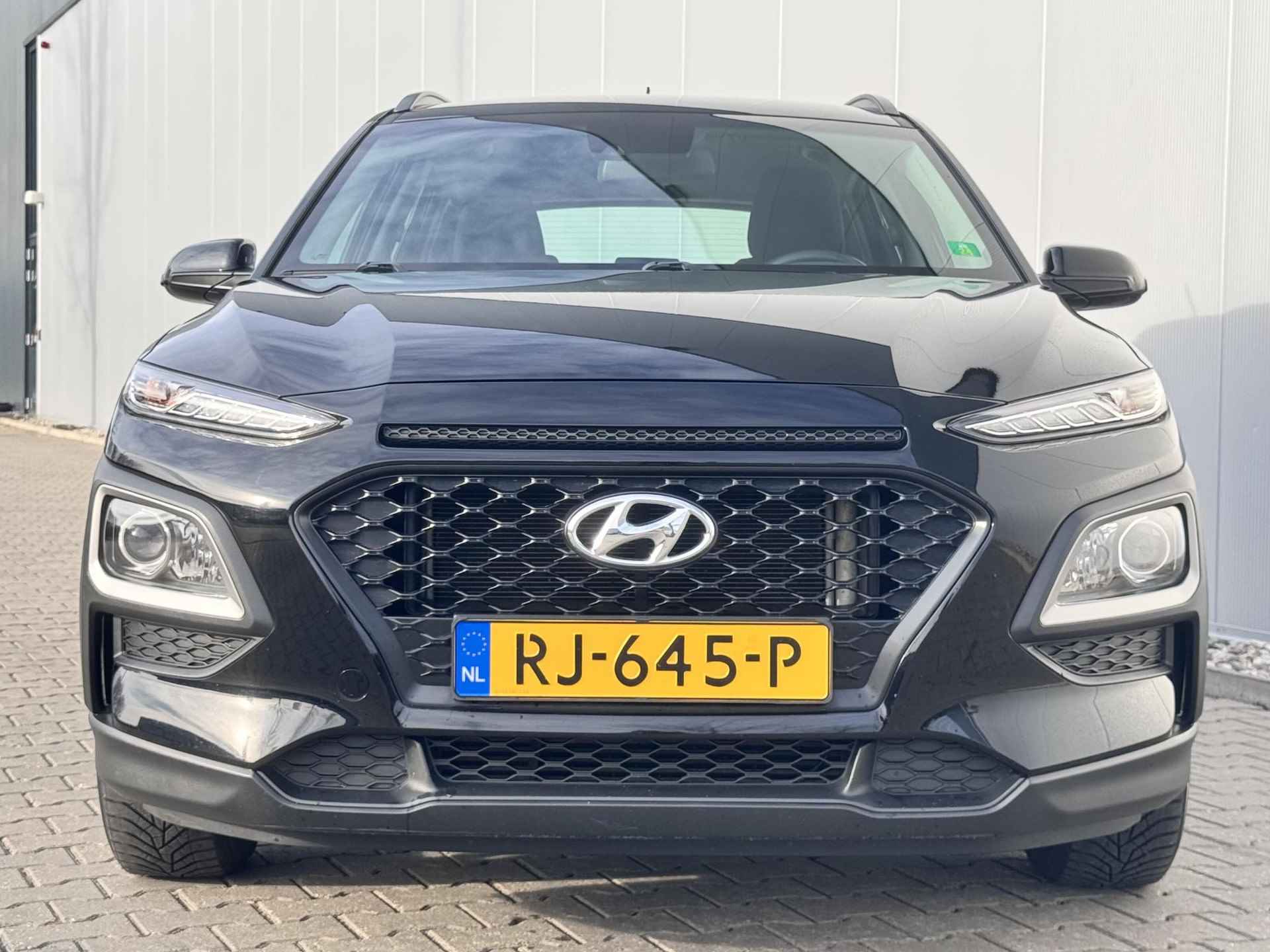 Hyundai Kona 1.0T Comfort / Achteruitrijcamera / Airco /  Cruise controle / Apple Carplay/Android Auto / Winterbanden op lichtmetalen 16'' velg / - 25/32