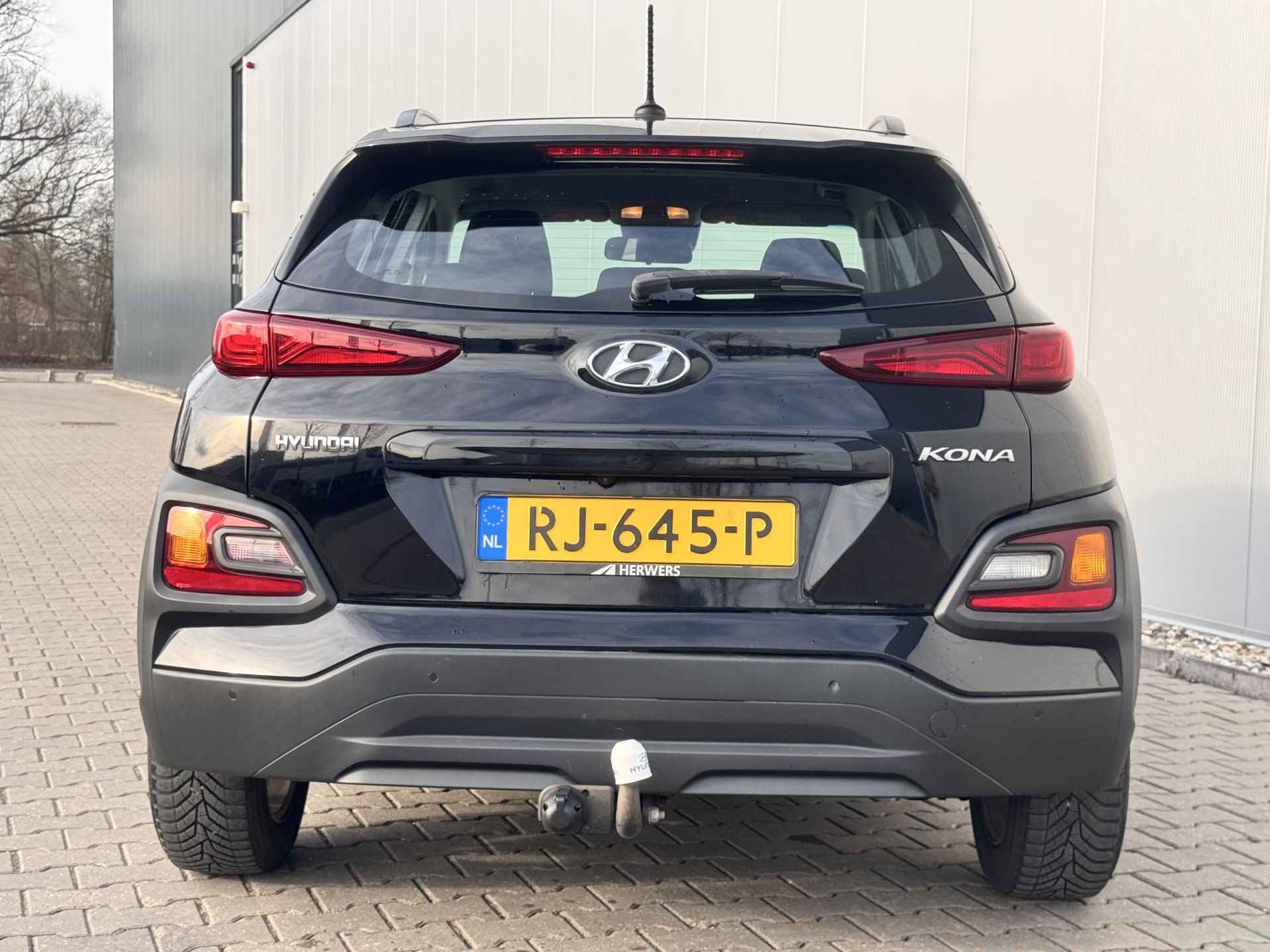 Hyundai Kona 1.0T Comfort / Achteruitrijcamera / Airco /  Cruise controle / Apple Carplay/Android Auto / Winterbanden op lichtmetalen 16'' velg / - 26/32