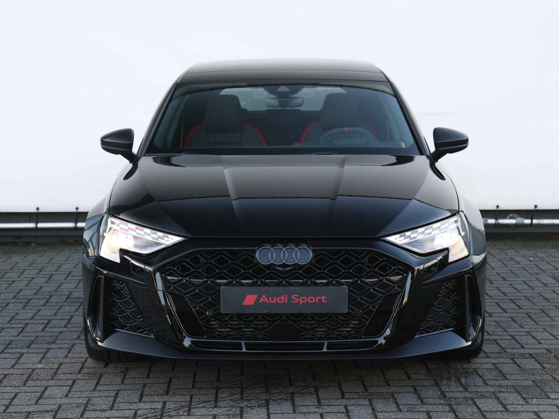 Audi RS3 2.5 TFSI quattro | RS designpakket rood | Carbon pakket | RS Sportuitlaatsysteem | Top 280km/h | - 4/58