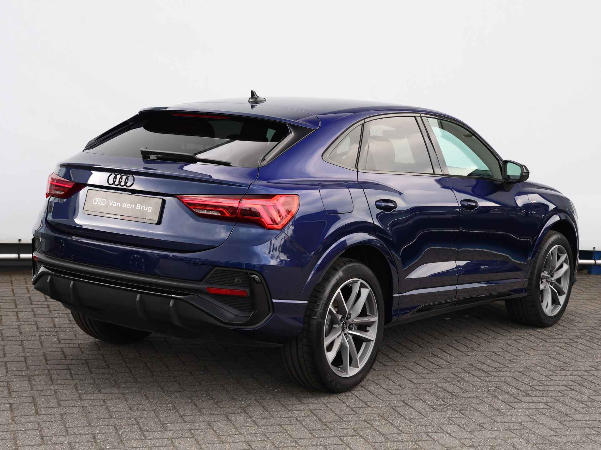 Audi Q3 Sportback 45 TFSI e S Edition 245pk | Camera | Elek. stoelen | 19" Velgen | Adaptive Cruise | Dodehoekdetectie | Navi | Apple Carplay | Stoelverwarming - 5/48