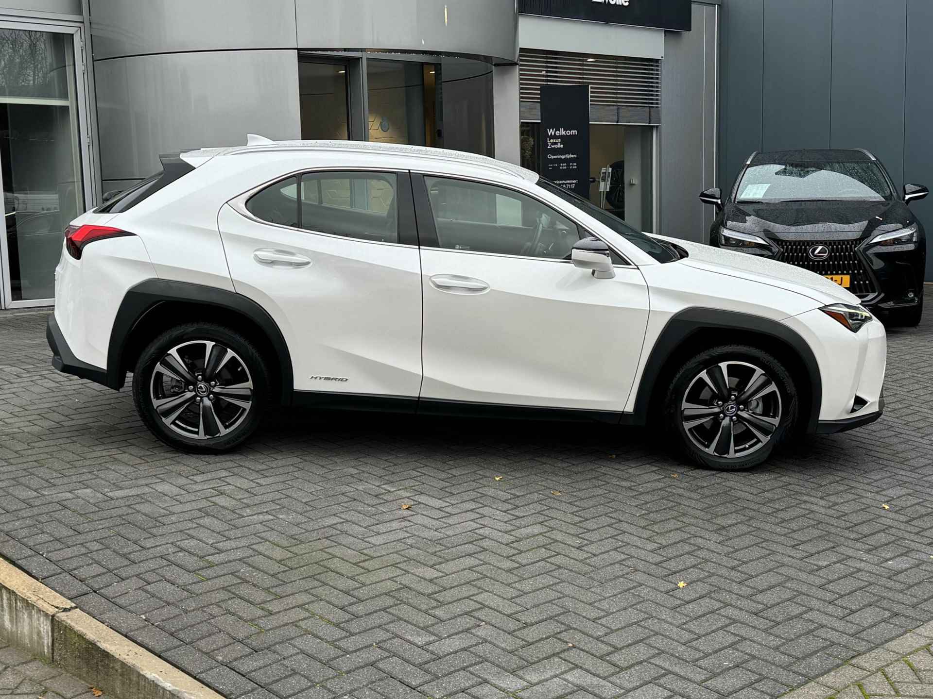 Lexus UX 250h Business Line 18" LM-VELGEN ALL-SEASON KEY-LESS NAVI AD-CRUISE APPLE/ANDROID - 2/36