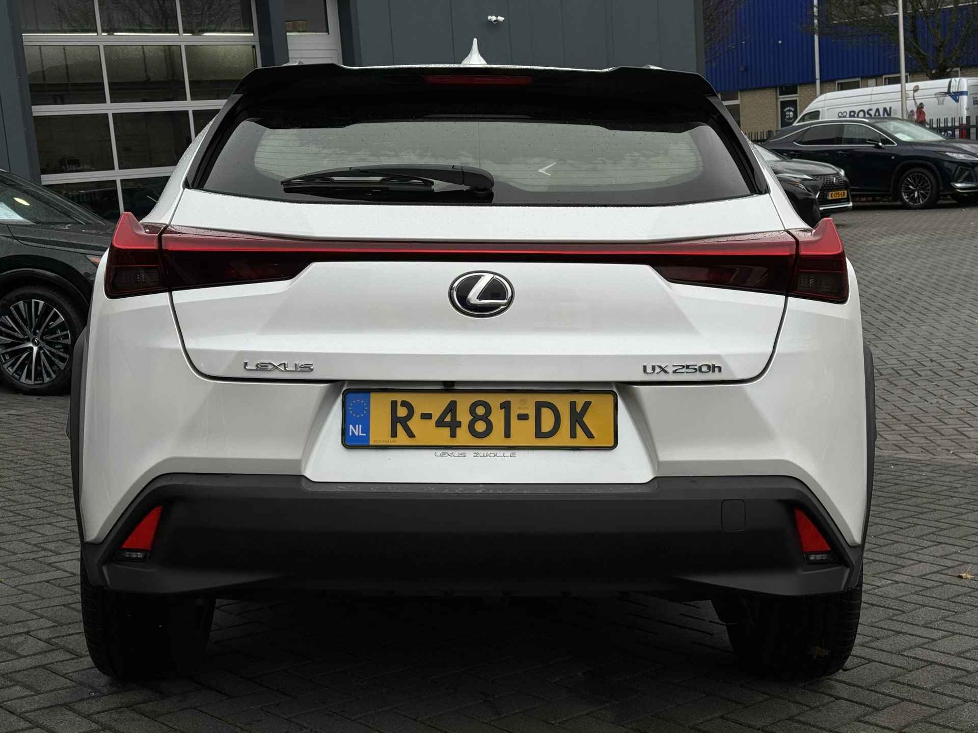 Lexus UX 250h Business Line 18" LM-VELGEN ALL-SEASON KEY-LESS NAVI AD-CRUISE APPLE/ANDROID - 4/36