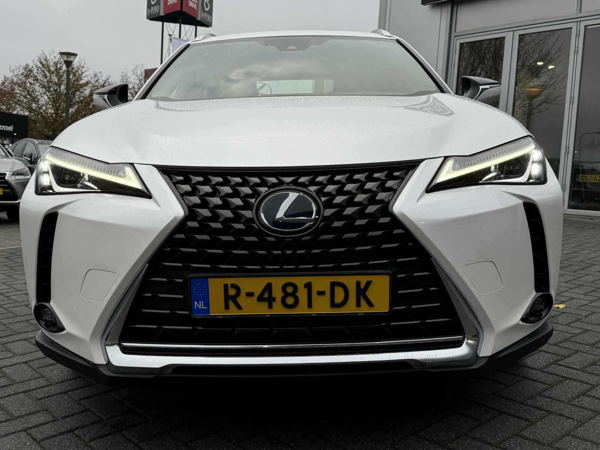 Lexus UX 250h Business Line 18" LM-VELGEN ALL-SEASON KEY-LESS NAVI AD-CRUISE APPLE/ANDROID - 8/36