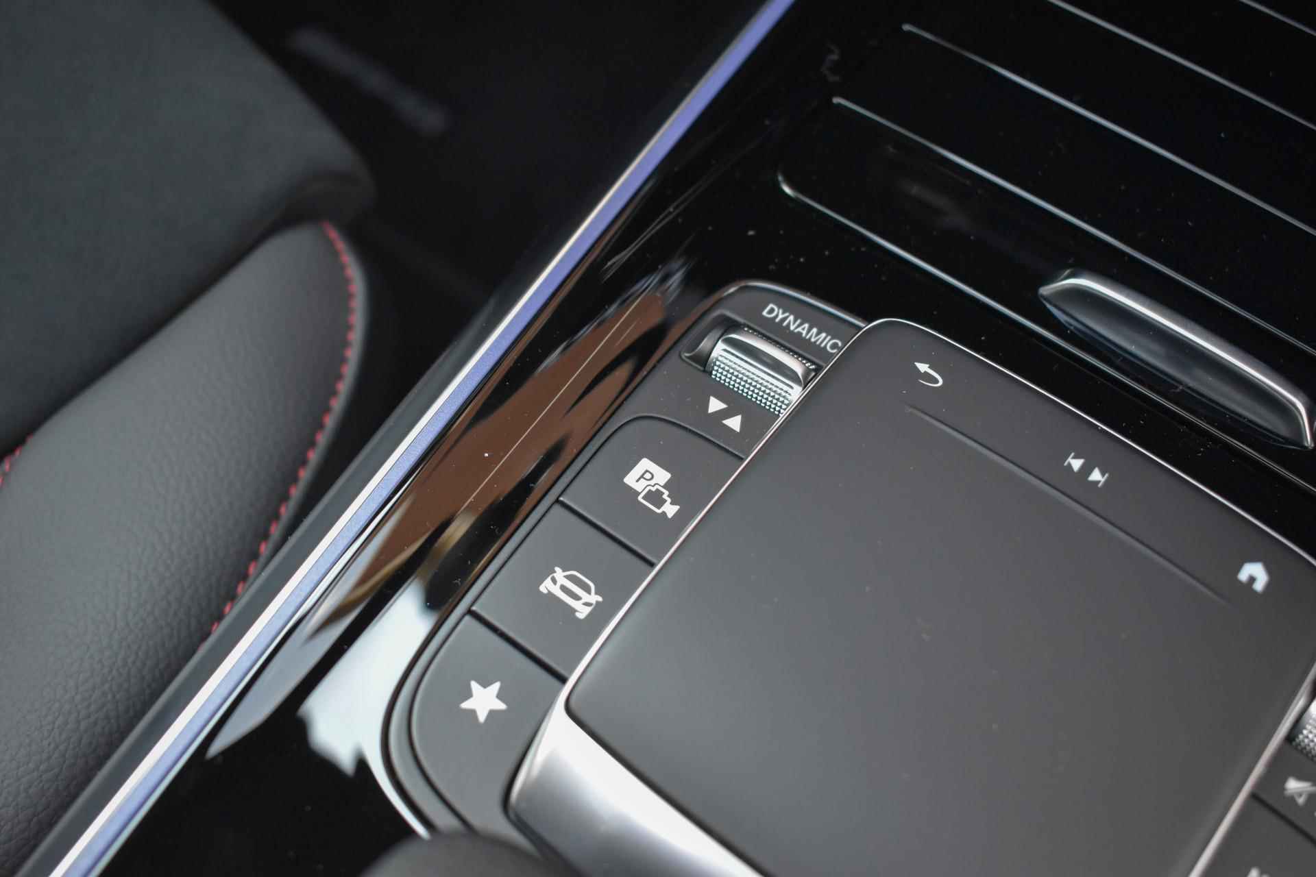 Mercedes-Benz EQA 250 AMG Line 67 kWh / Night-Pakket / Headup-Display / Panaroma-schuifdak / Stoelverwarming / Achteruitrijcamera / Dodehoek-Assis - 32/35