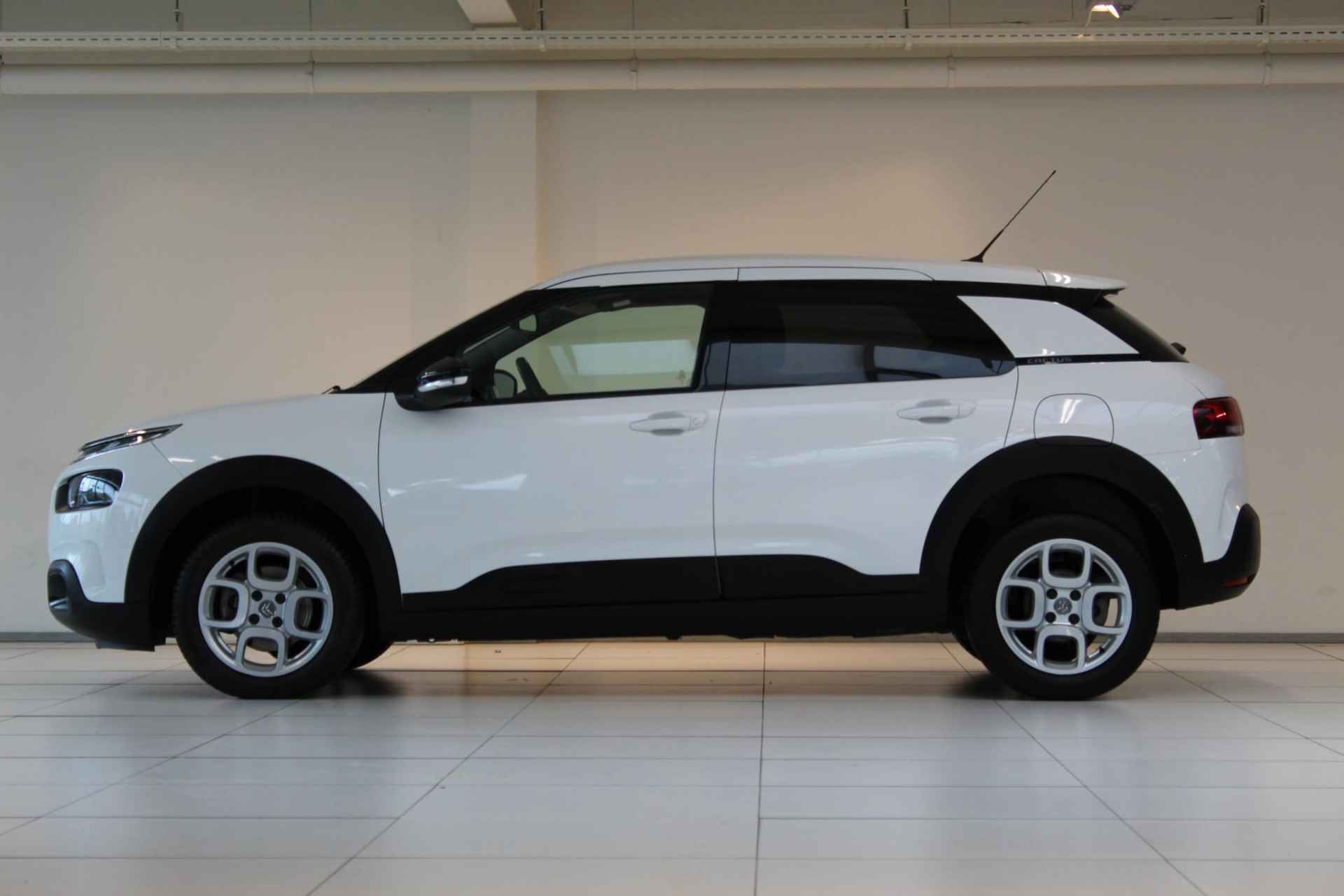 Citroen C4 Cactus 1.2 TURBO Shine Plus 130PK Automaat | Navigatie | Apple Carplay/Android Auto | Bluetooth - 2/31