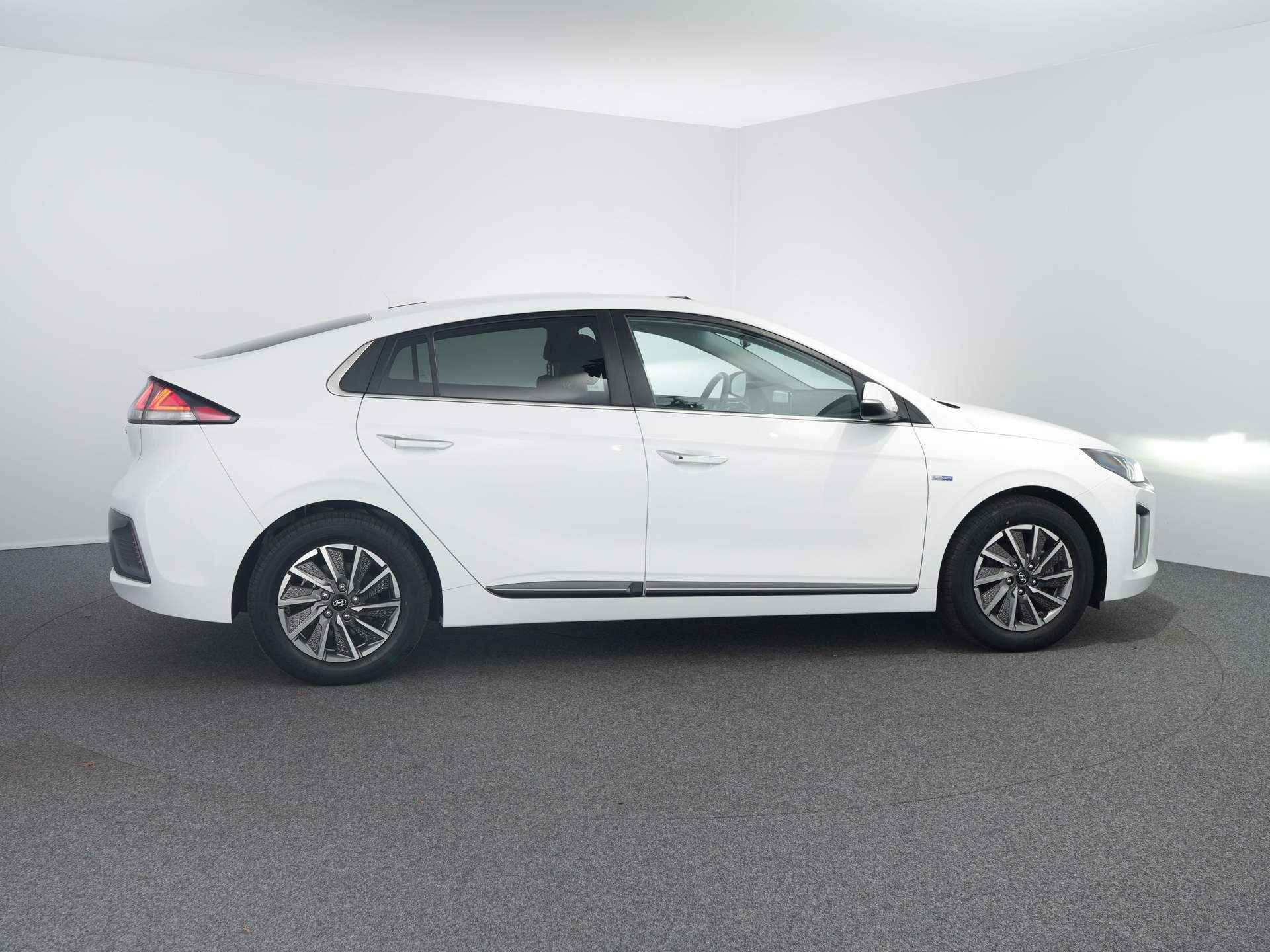 Hyundai IONIQ Premium EV 38 kWh | Panorama dak | Leder | Stoelverwarming en verkoeling | Navi | Adaptieve cruise | - 14/29