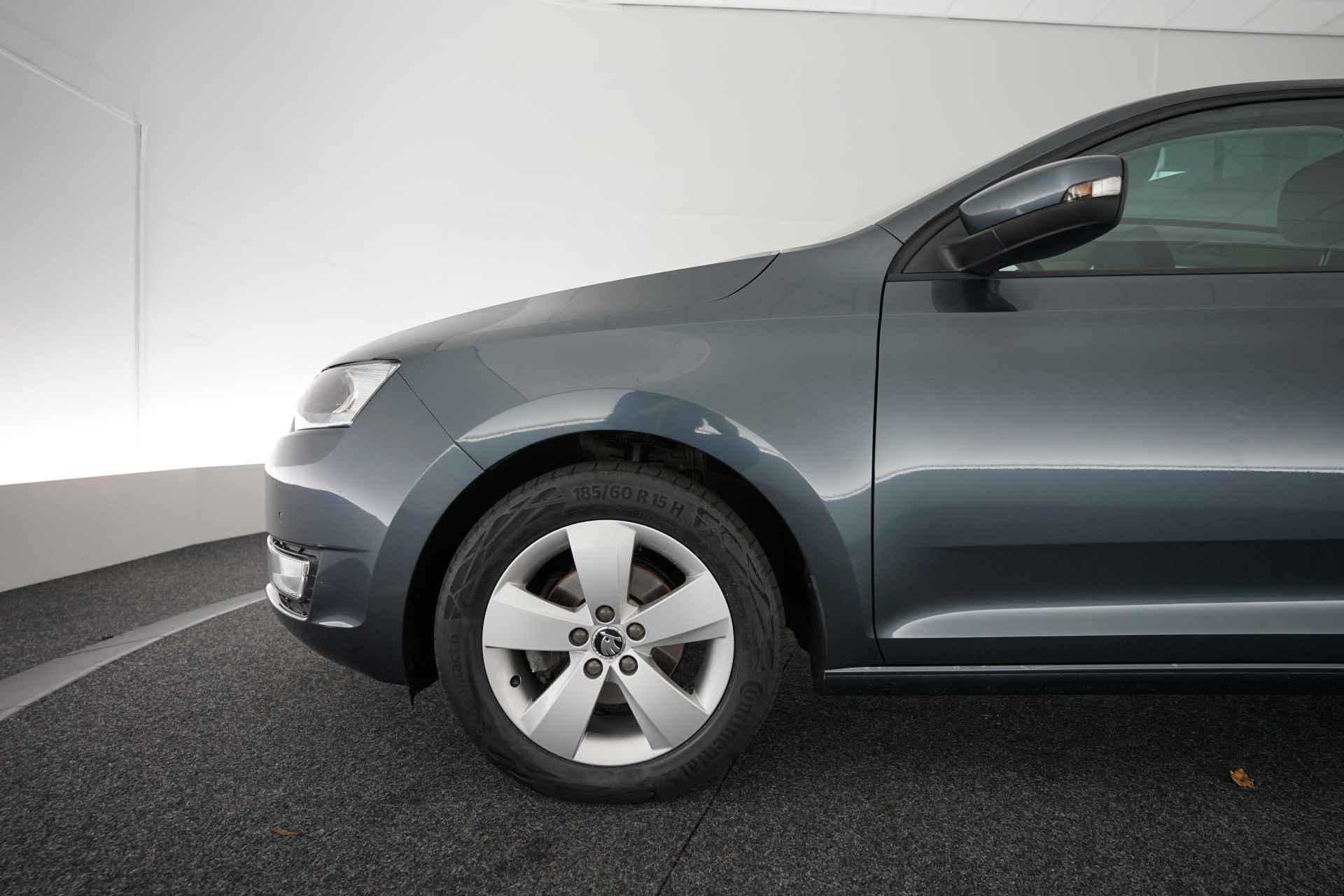 Škoda Rapid Spaceback 1.2 TSI Greentech JOY - 9/41