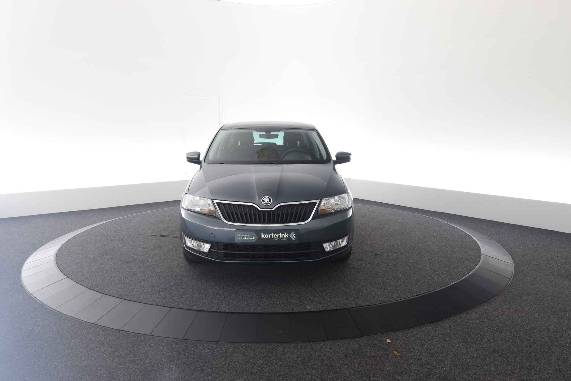 Škoda Rapid Spaceback 1.2 TSI Greentech JOY - 11/41