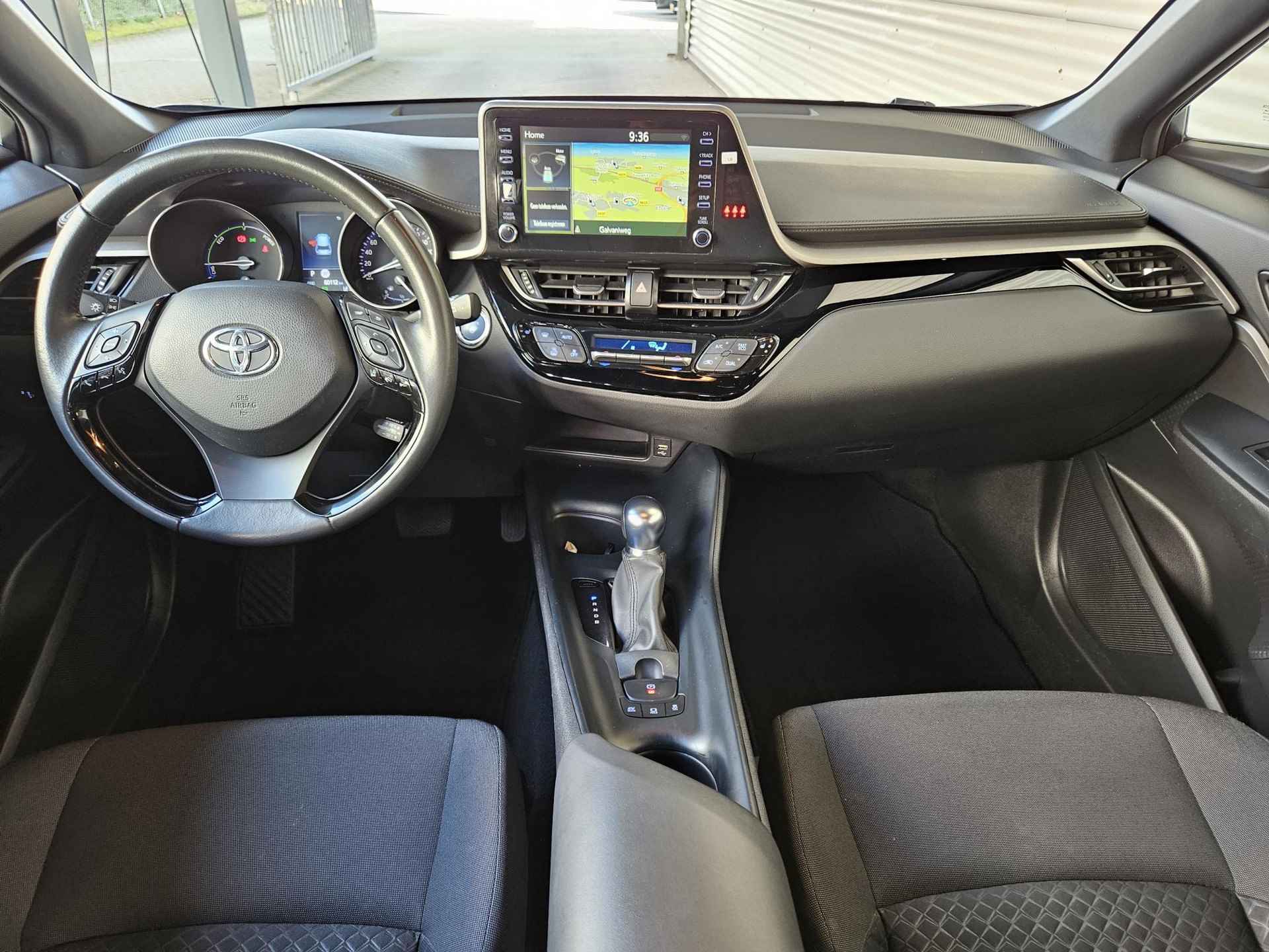 Toyota C-HR 1.8 Hybrid Business - 10/12