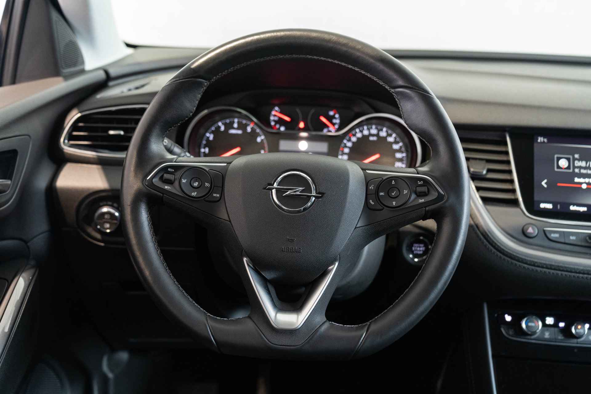 Opel Grandland X 1.2 Turbo B. Executive | Leder | Camera | Trekhaak | Stoel en Stuurverwarming | Climate Controle | - 42/42