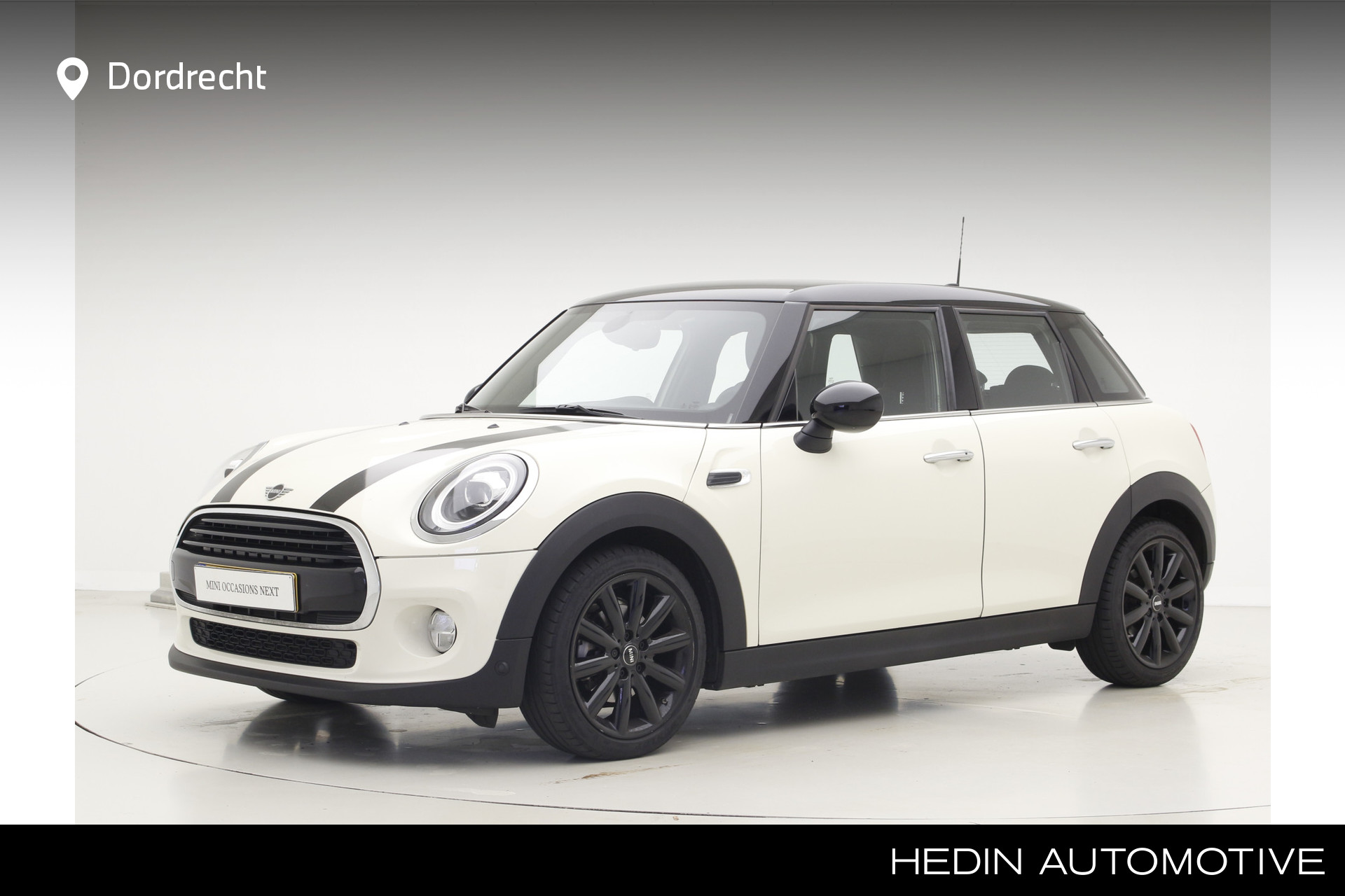 MINI 5-deurs Cooper Chili | 17" | Navigatie | 2-zone airco