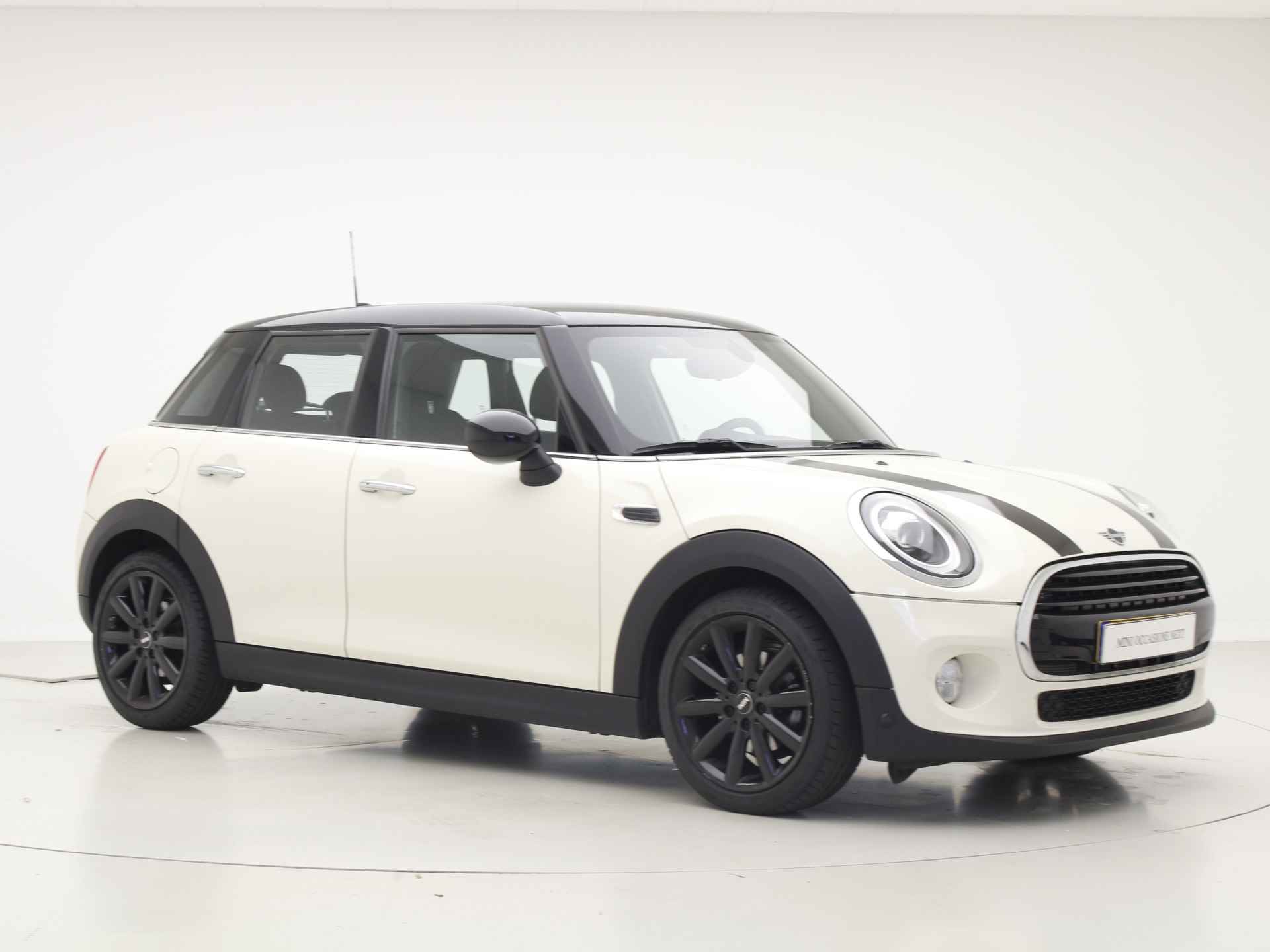 MINI 5-deurs Cooper Chili | 17" | Navigatie | 2-zone airco - 4/17