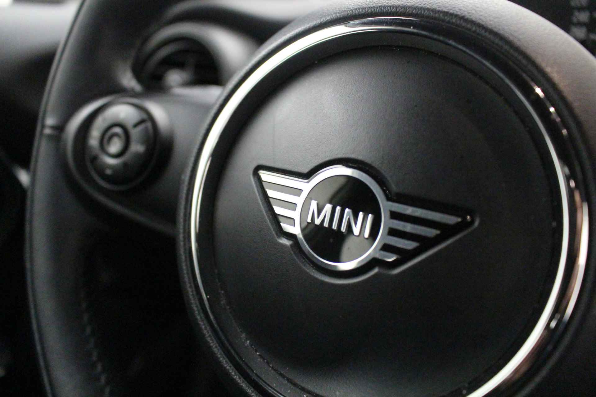 MINI 5-deurs Cooper Chili | 17" | Navigatie | 2-zone airco - 15/17