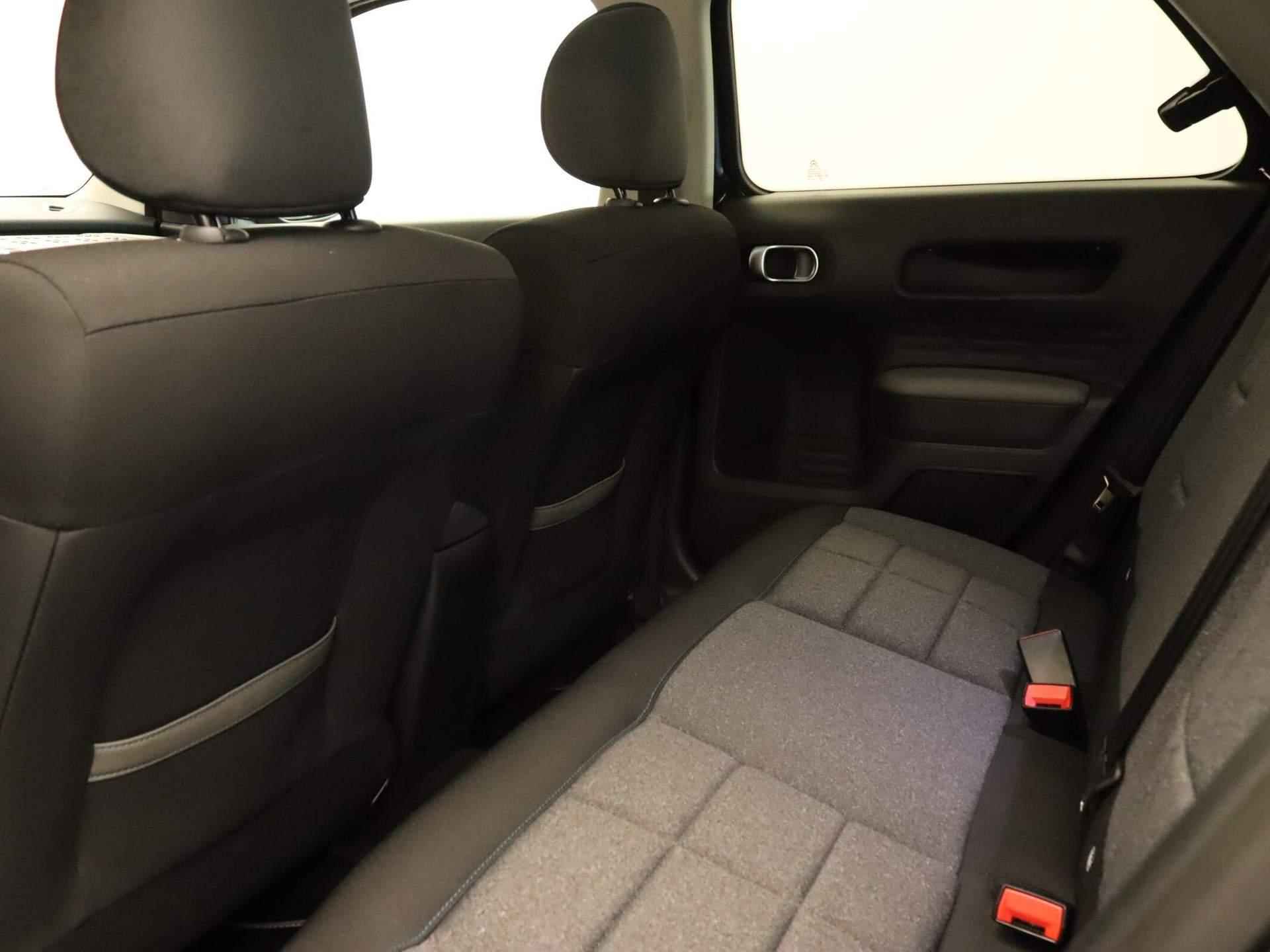 Citroen C4 Cactus 1.2 PureTech Shine - ORIGINEEL NEDERLANDSE AUTO - PANORAMADAK - VASTE TREKHAAK (950KG GEREMD TREKGEWICHT) - PARKEERSENSOREN VOOR EN ACHTER - ACHTERUITRIJ CAMERA - APPLE CARPLAY/ ANDROID AUTO - 6/41