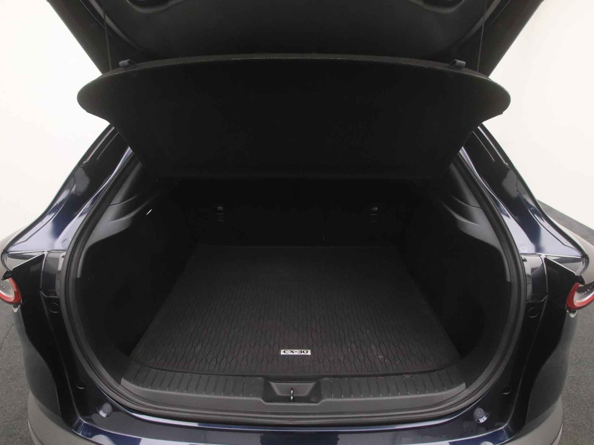 Mazda CX-30 2.0 e-SkyActiv-X Luxury i-Activesense automaat met Sunroof : dealer onderhouden - 18/50