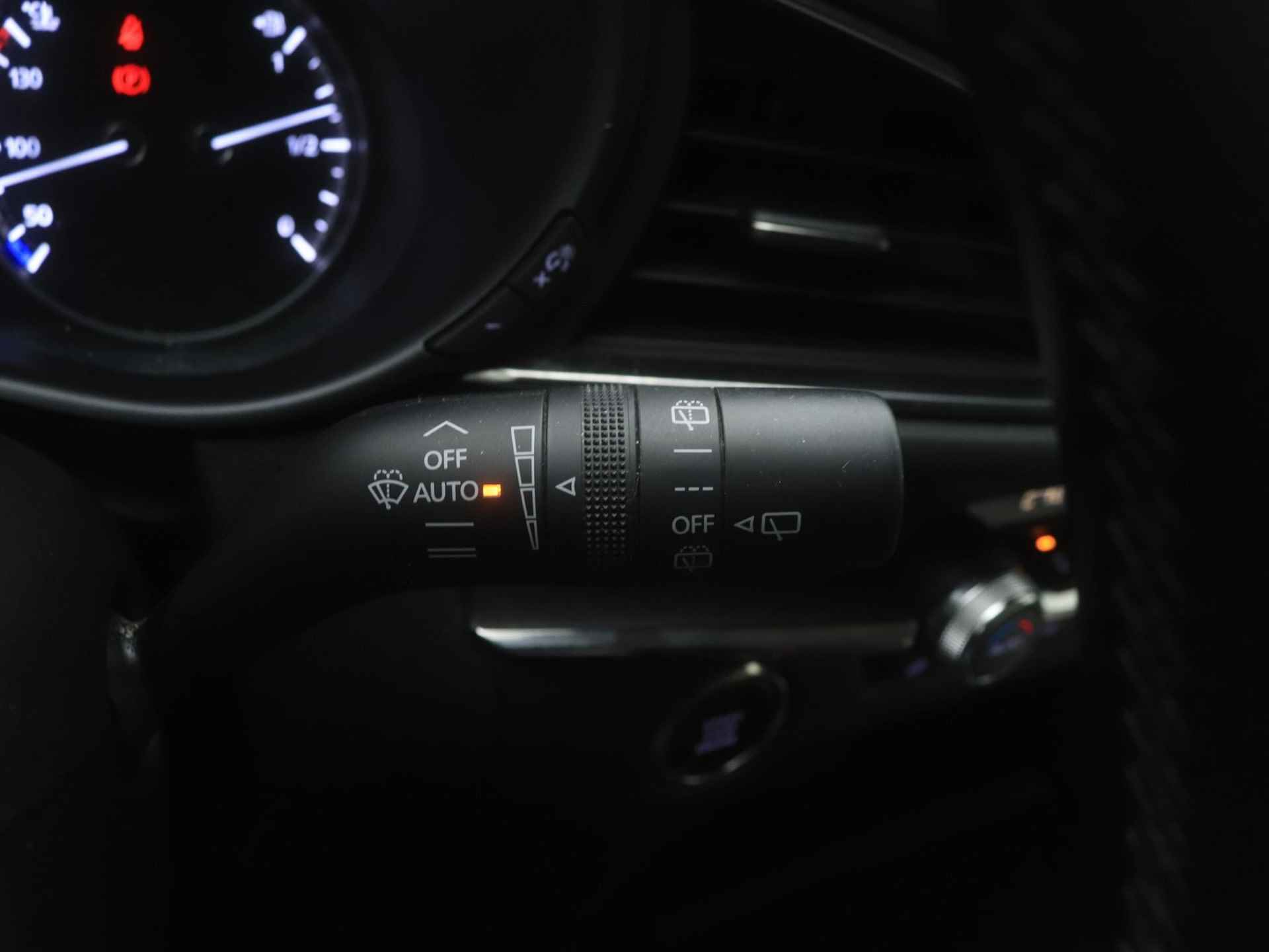 Mazda CX-30 2.0 e-SkyActiv-X Luxury i-Activesense automaat met Sunroof : dealer onderhouden - 29/50