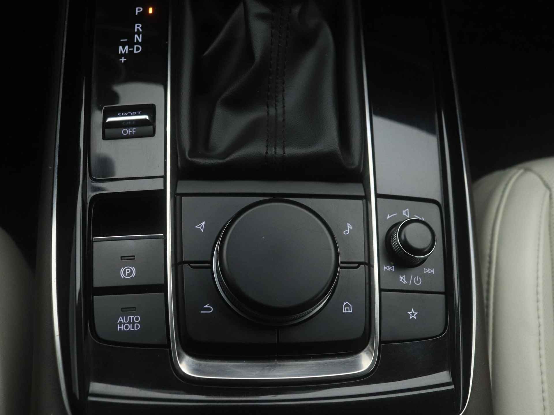 Mazda CX-30 2.0 e-SkyActiv-X Luxury i-Activesense automaat met Sunroof : dealer onderhouden - 40/50
