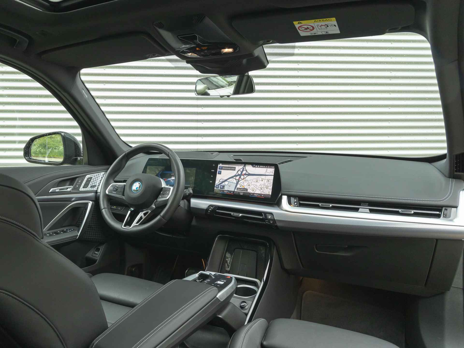 BMW iX1 xDrive30 M-Sport - Pano - Memory - Head-Up - Harman Kardon - 3/40