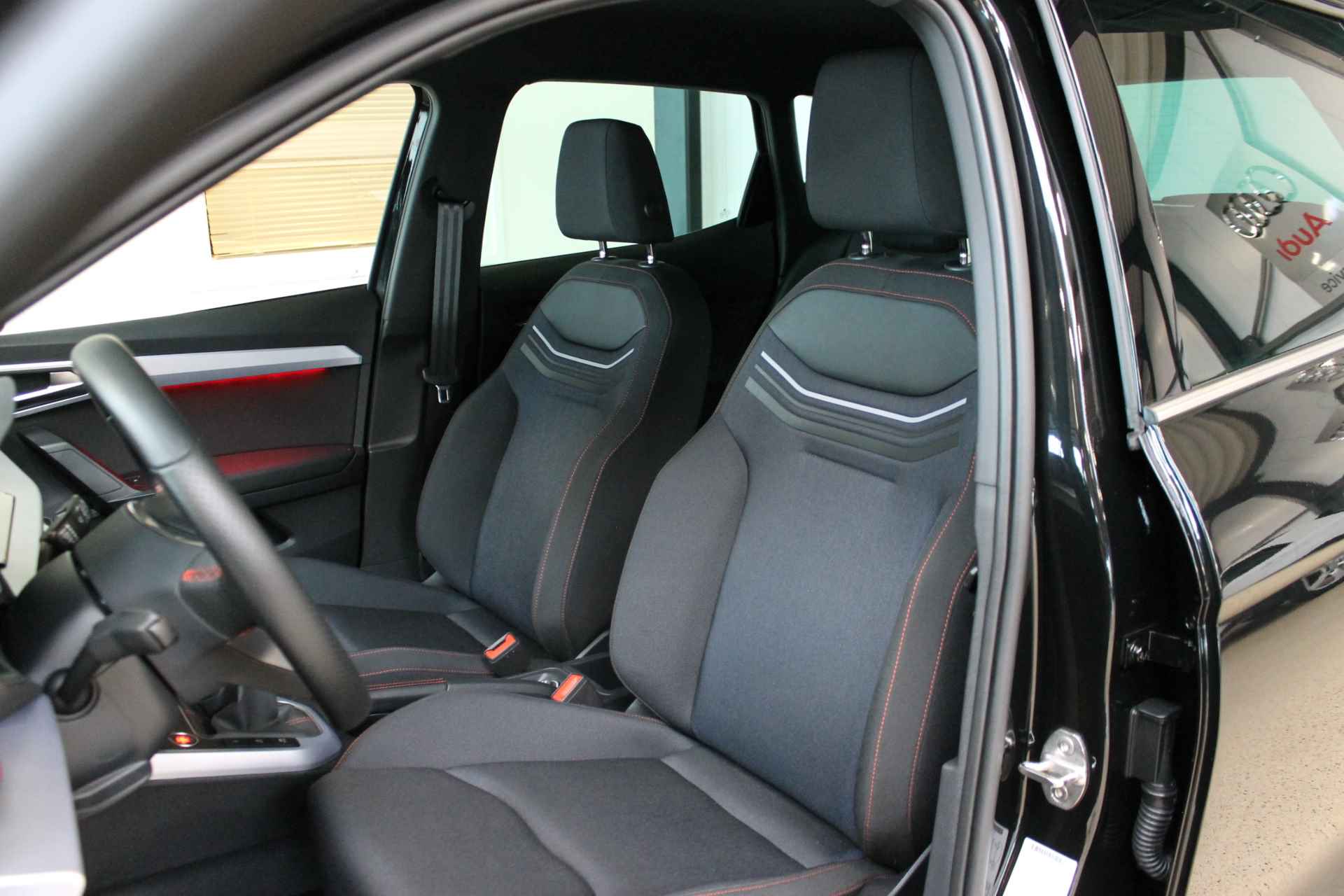 SEAT Arona 1.0 TSI 110pk Style Apple Carplay/Android Auto/DAB/Adaptive Cruise Control 100% (Dealer) onderhouden label - 4/28