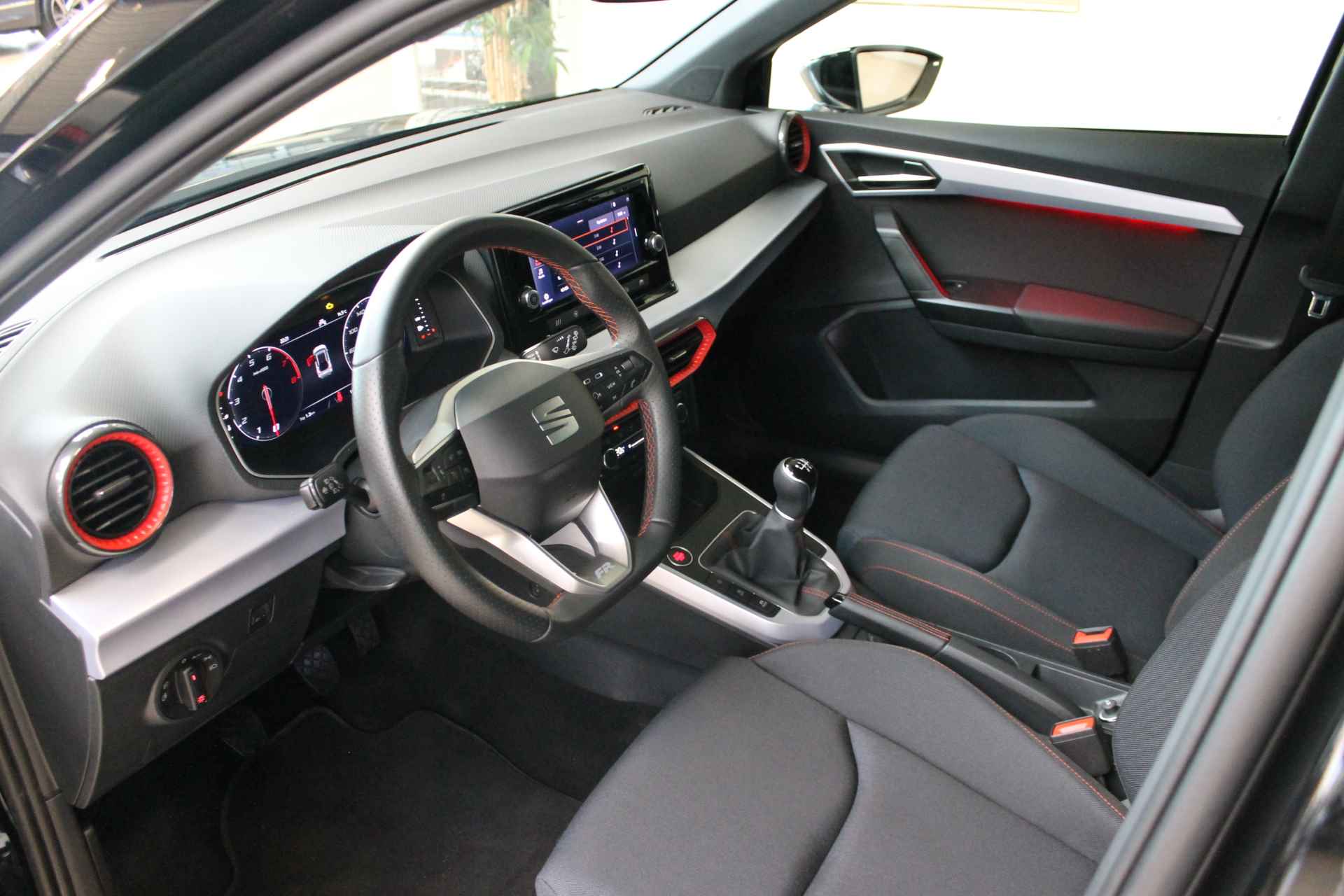 SEAT Arona 1.0 TSI 110pk Style Apple Carplay/Android Auto/DAB/Adaptive Cruise Control 100% (Dealer) onderhouden label - 5/28
