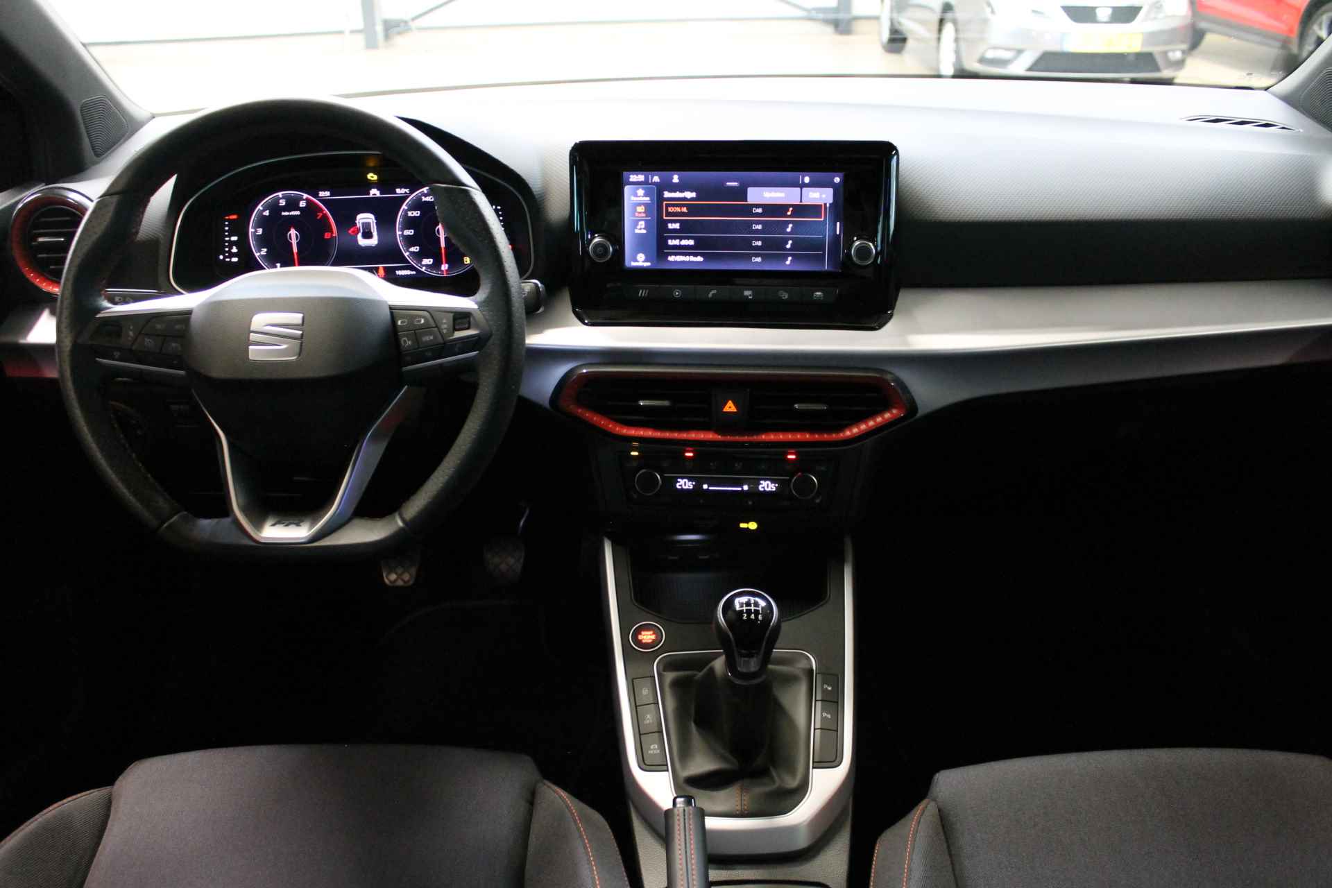 SEAT Arona 1.0 TSI 110pk Style Apple Carplay | Android Auto | DAB | Adaptive Cruise Control 100% (Dealer) onderhouden label - 16/28