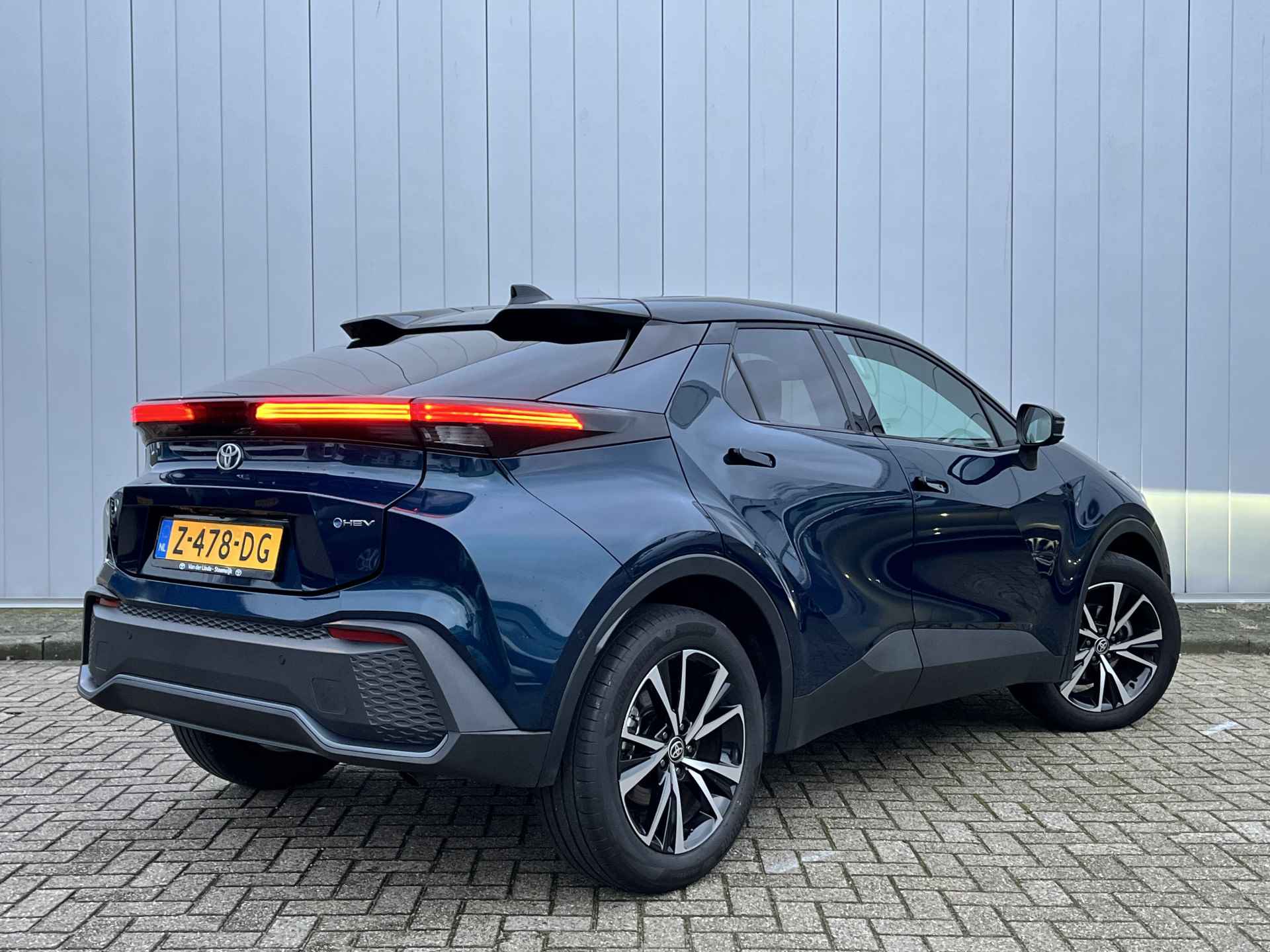 Toyota C-HR 2.0 Hybrid 200 First Edition NL auto Bi-Tone Camera Clima Cruise - 5/25