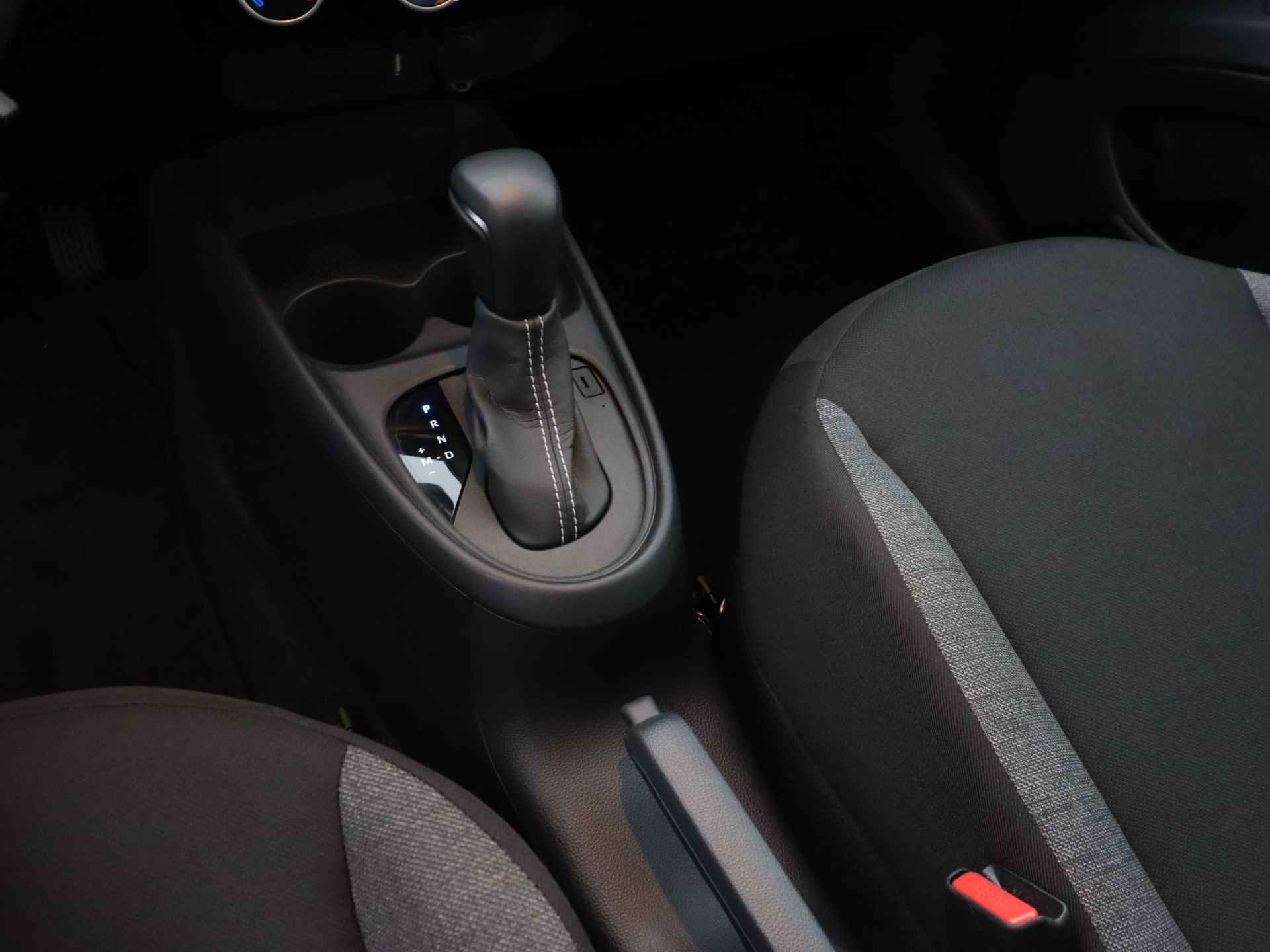 Toyota Aygo X 1.0 VVT-i S-CVT play | Airco | Camera | Apple Carplay/Android Auto | - 12/40