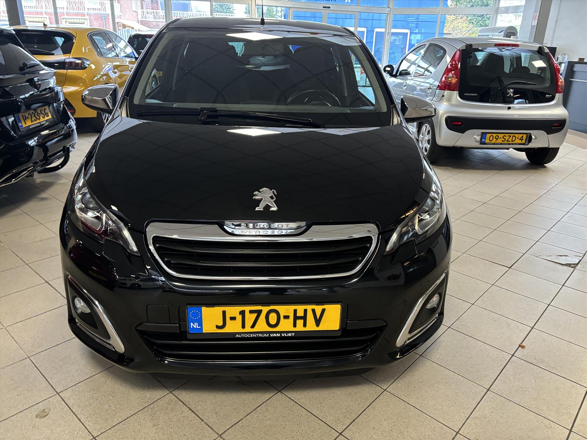 PEUGEOT 108 1.0 e-VTi 72pk 5D Allure