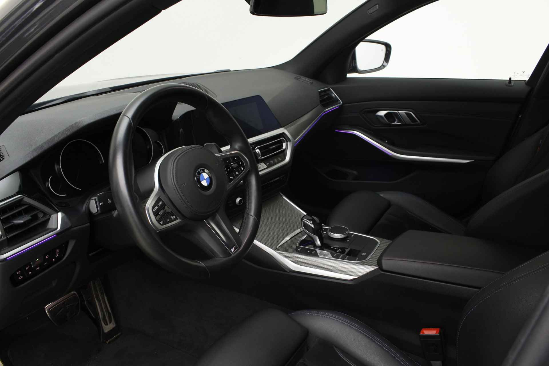BMW 3-serie 320i M-Sport | Stoelverwarming | Comfort Acces - 17/34