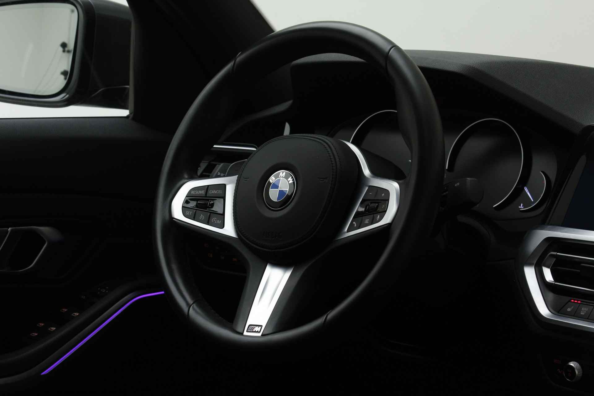 BMW 3-serie 320i M-Sport | Stoelverwarming | Comfort Acces - 25/34