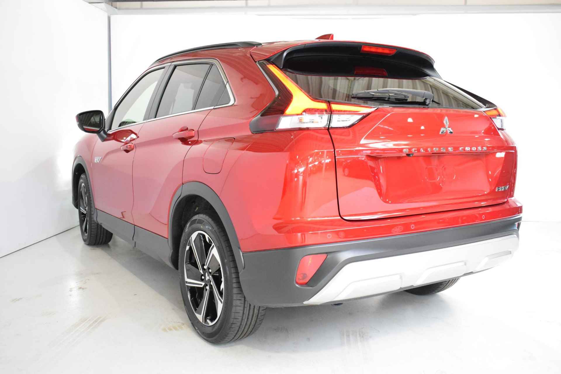 Mitsubishi Eclipse Cross 2.4 PHEV Intense+ | €8000,- VOORRAADKORTING! |8 JAAR GARANTIE |1500KG Trekgewicht - 10/38