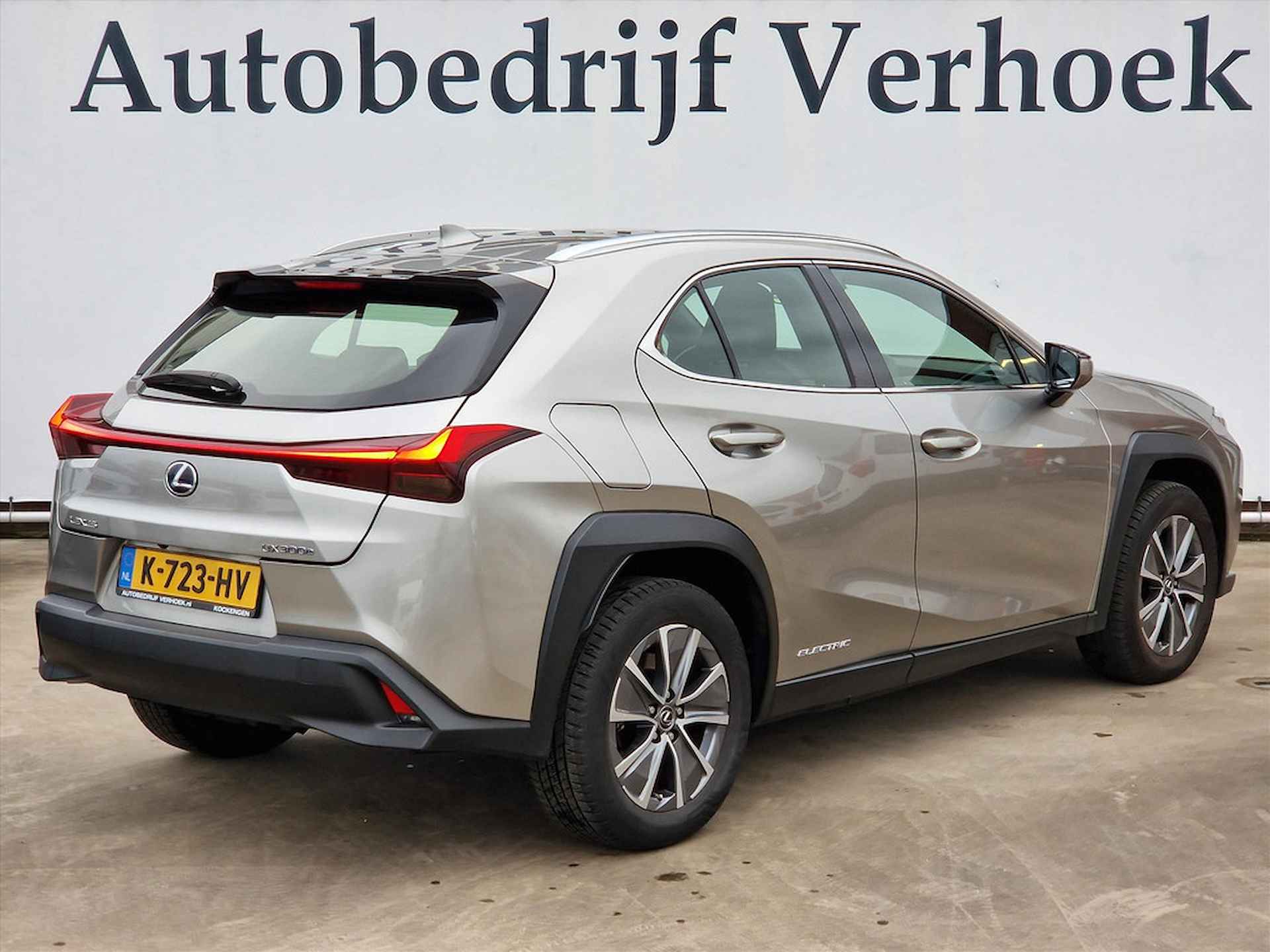 Lexus UX 300e 54kWh Business Carplay - NL Auto - LED -Camera - 3/23