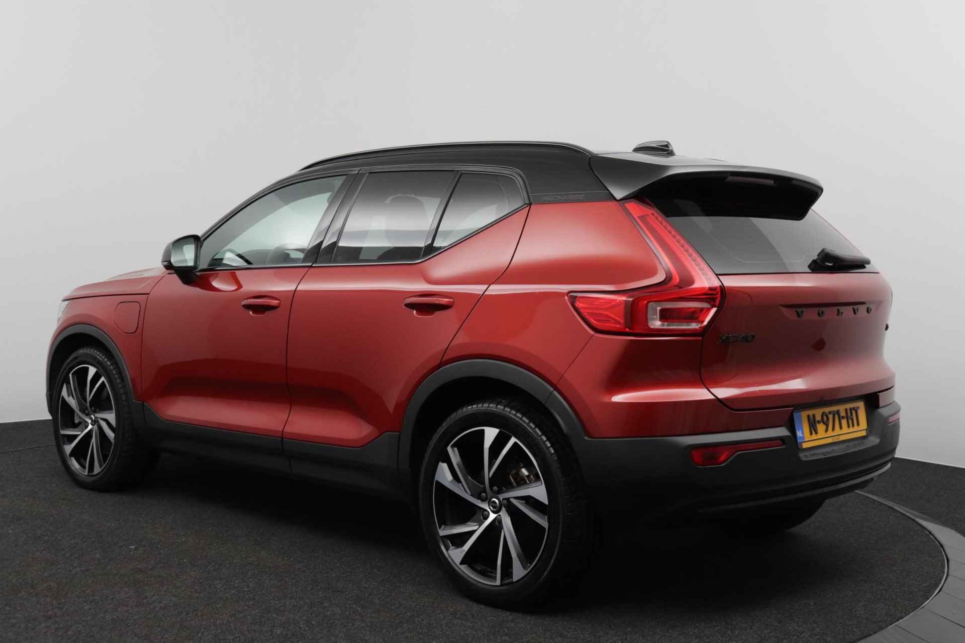 Volvo XC40 1.5 T5 Recharge R-Design | Achteruitrijcamera | Trekhaak - 7/43