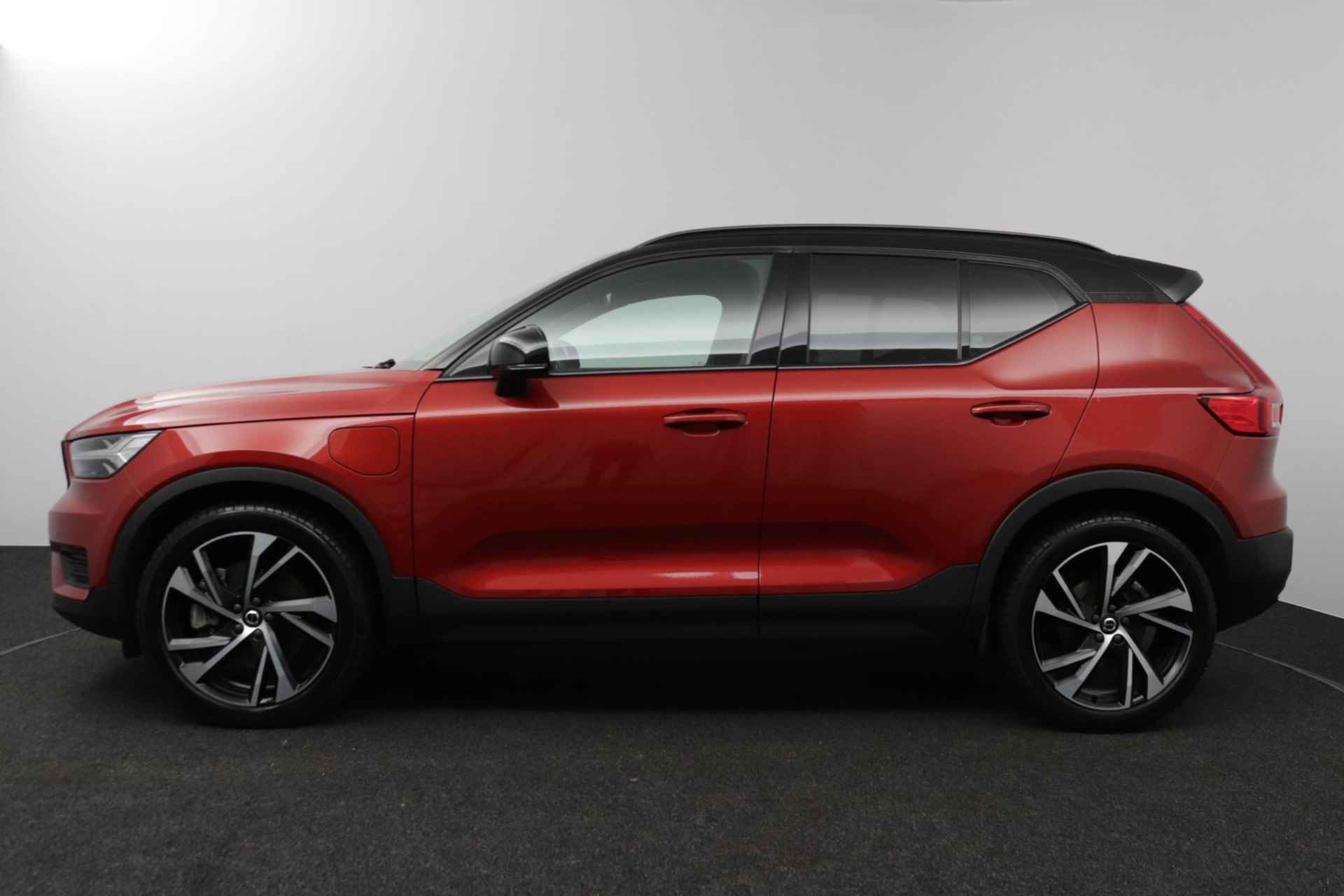 Volvo XC40 1.5 T5 Recharge R-Design | Achteruitrijcamera | Trekhaak - 14/43